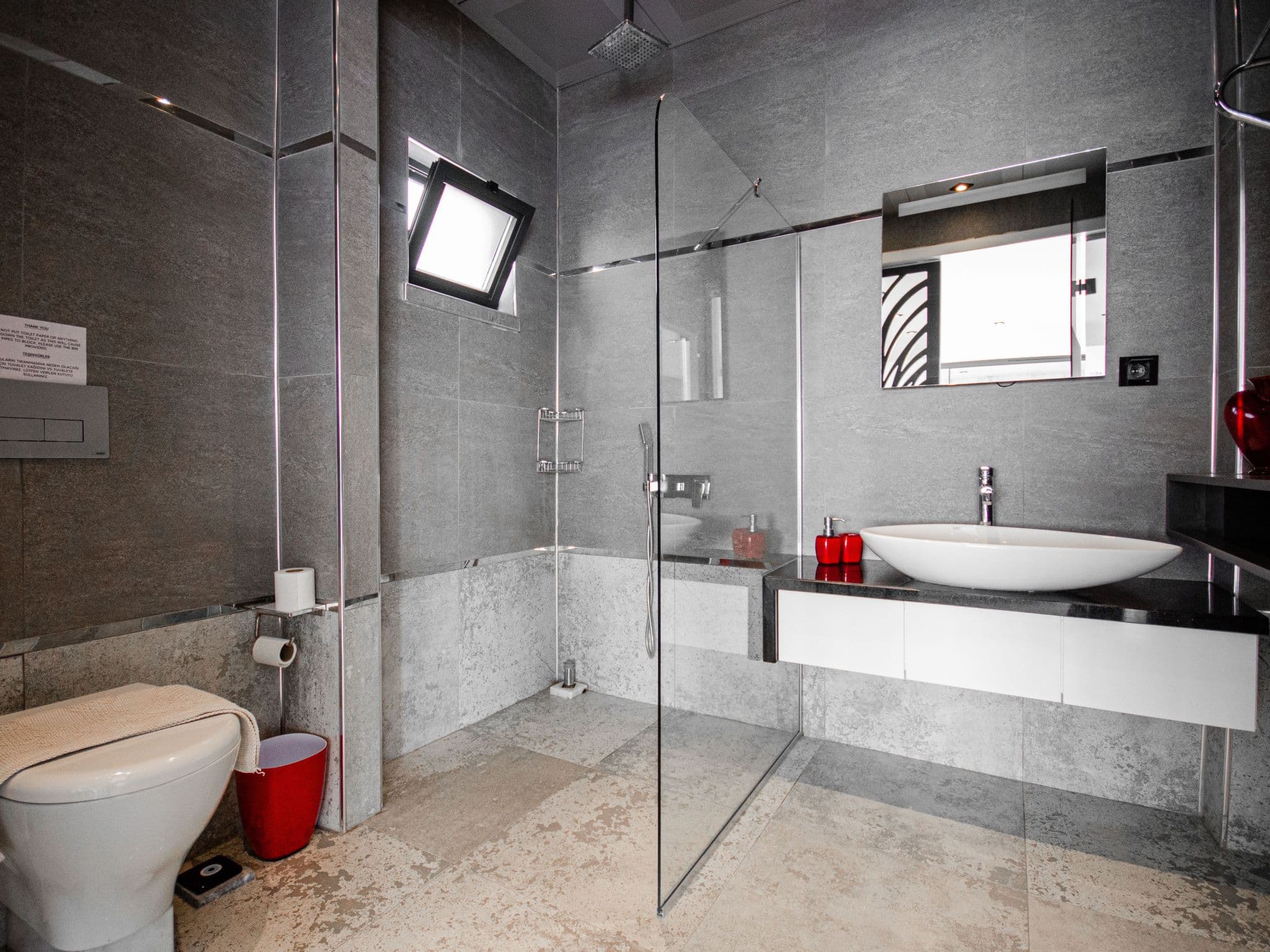 Bathroom / Wellness