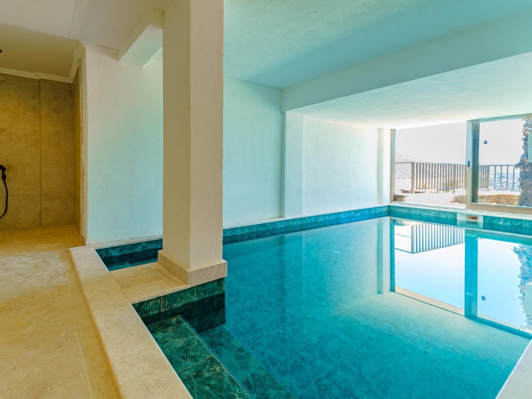 Pool Indoor