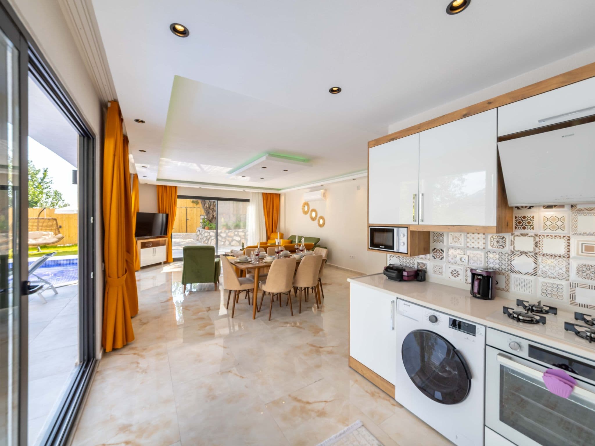 Kitchen / Dining Room