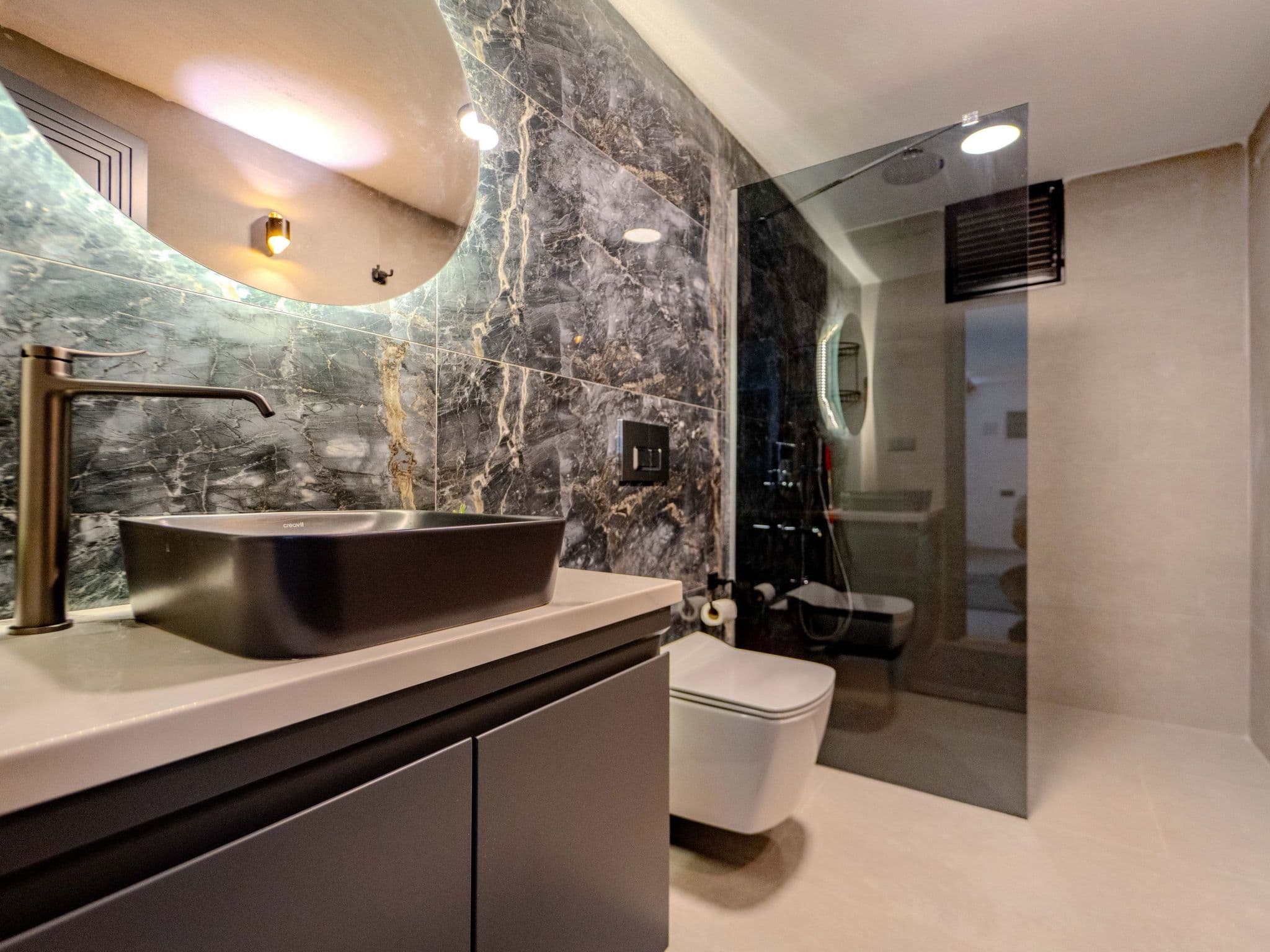 Bathroom / Wellness
