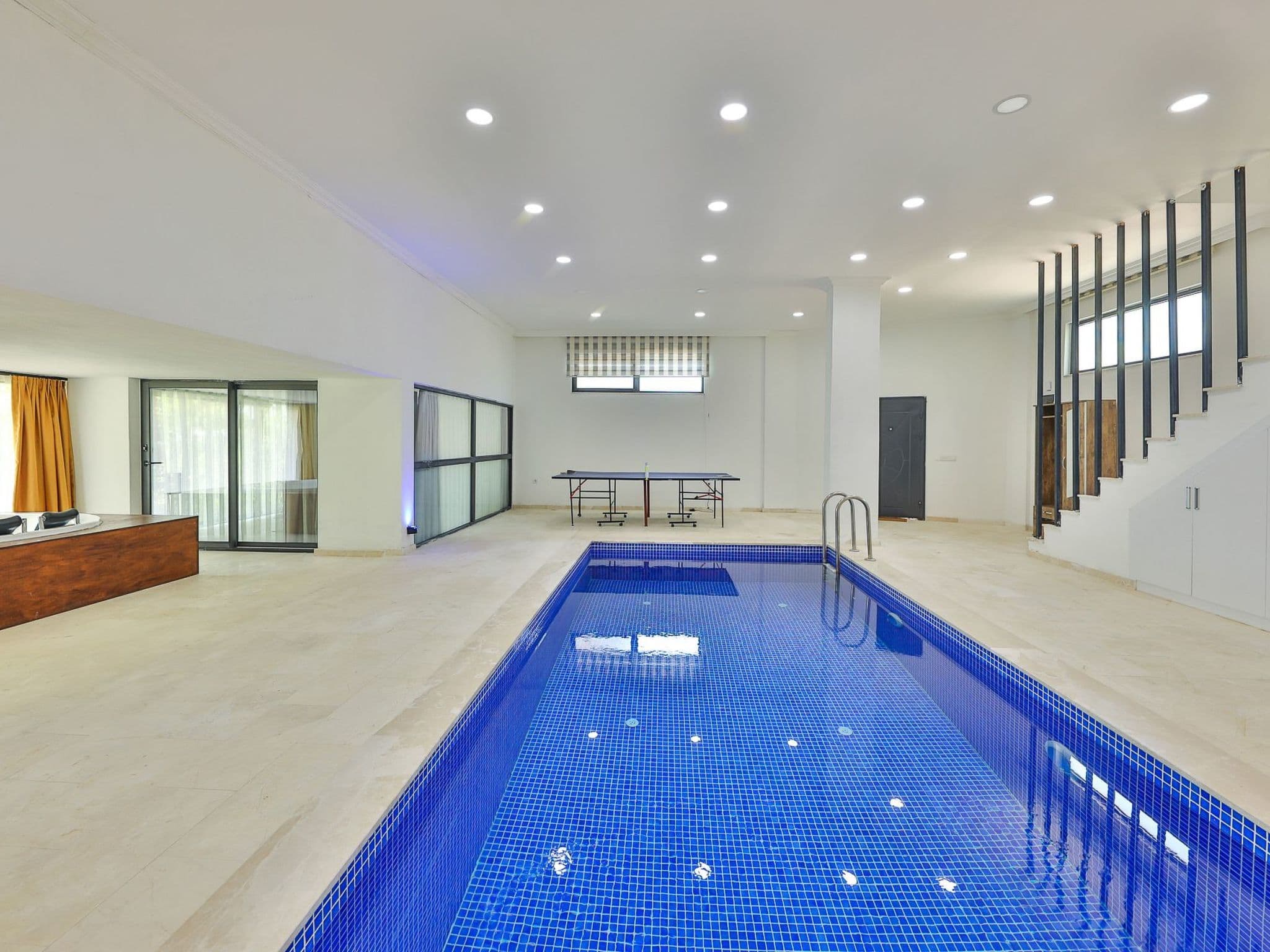 Pool Indoor