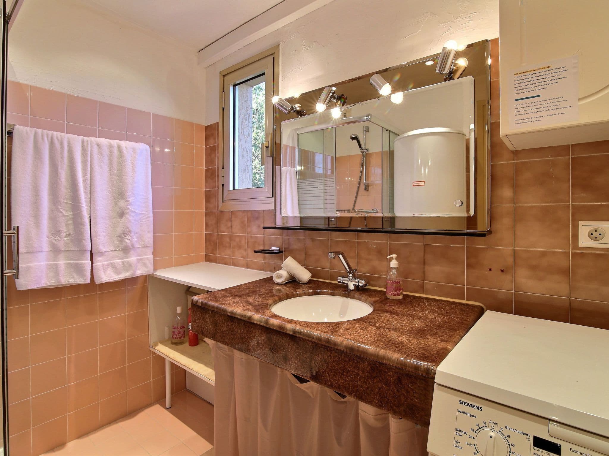 Bathroom / Wellness