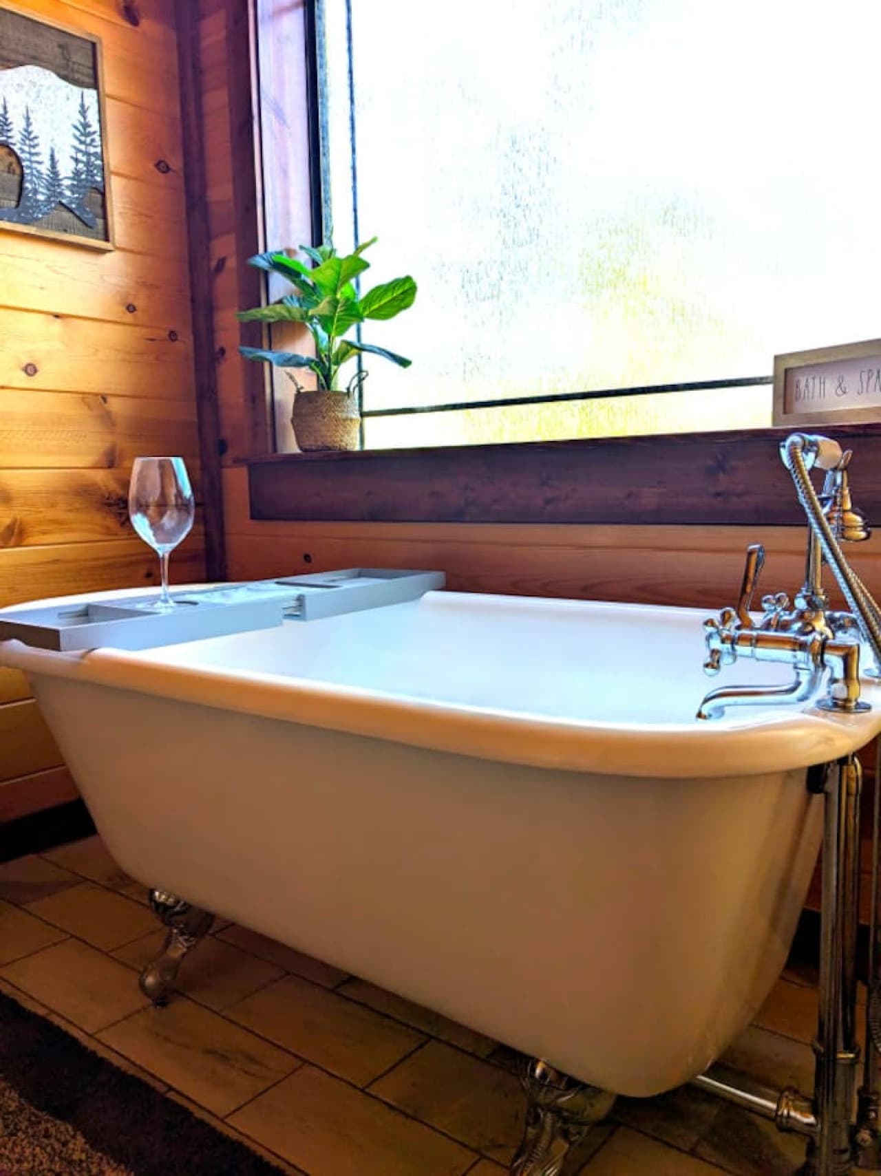Downstairs King Suite Clawfoot Tub