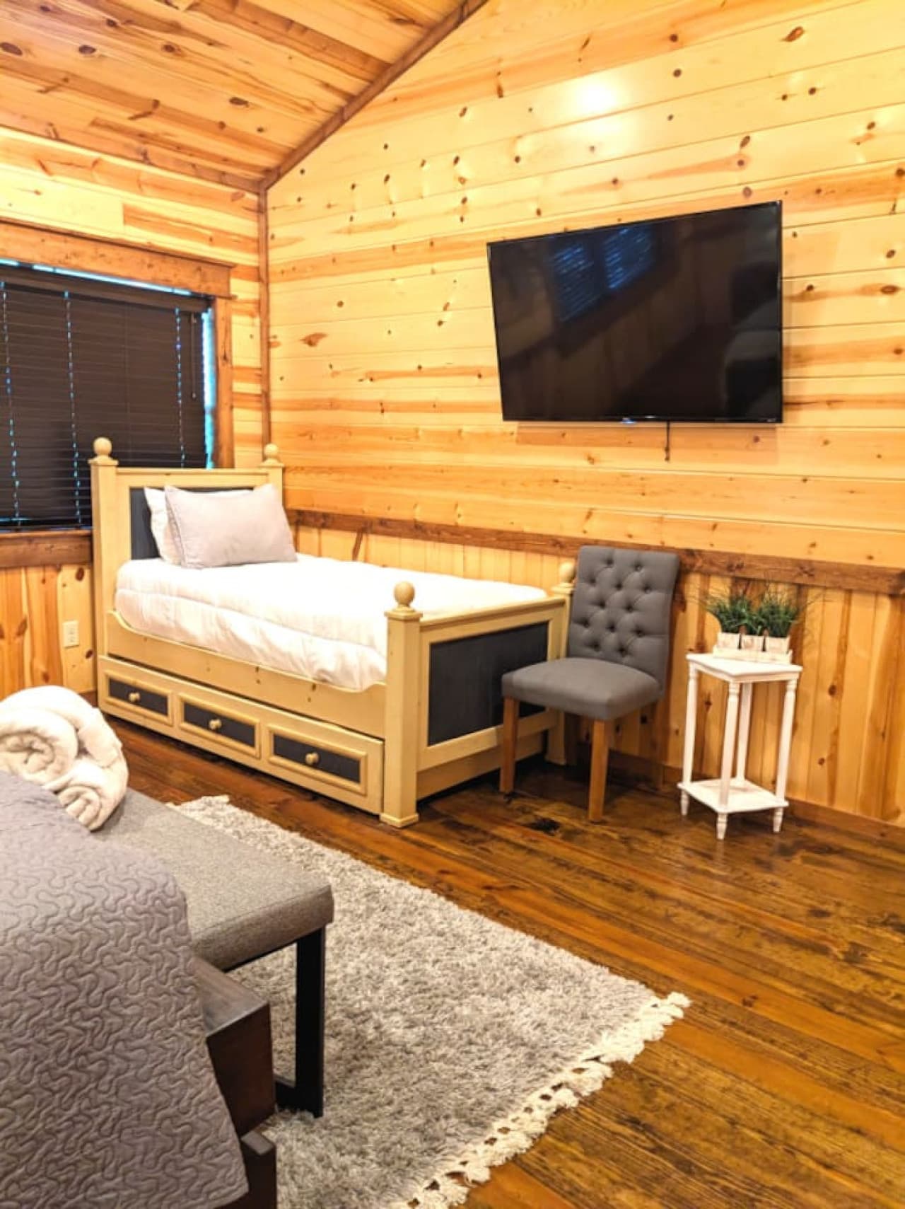 Upstairs King Suite
