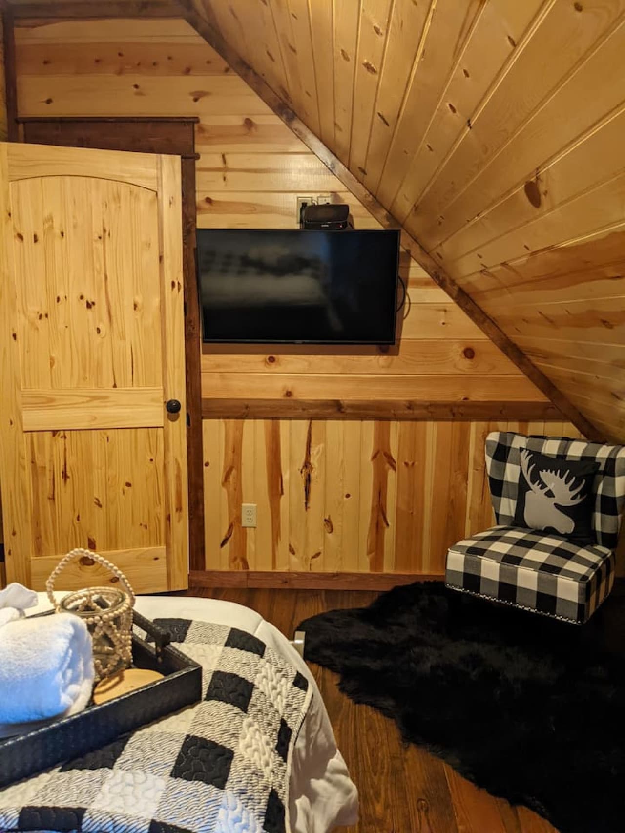 Full Bedroom