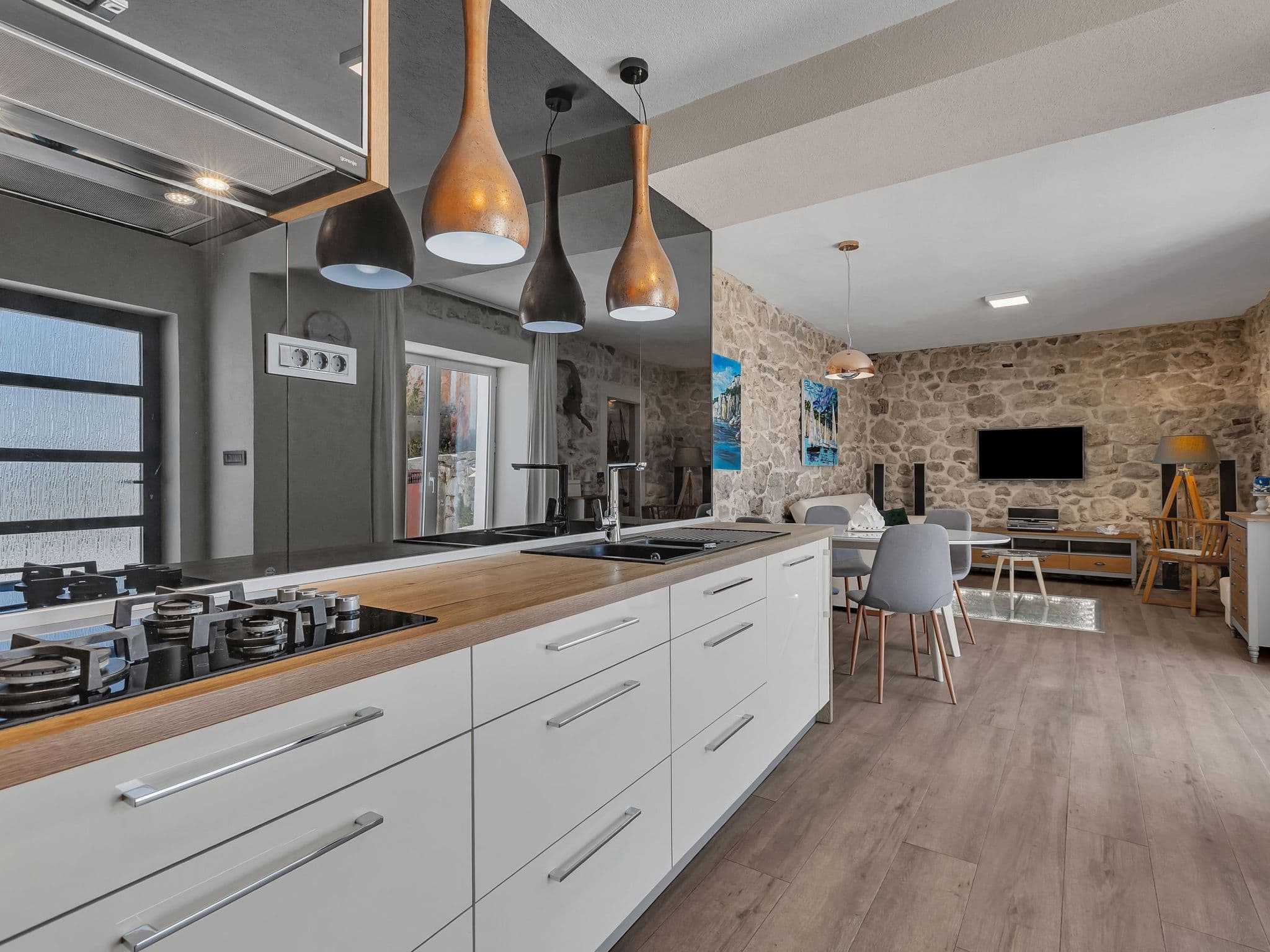 Kitchen / Dining Room