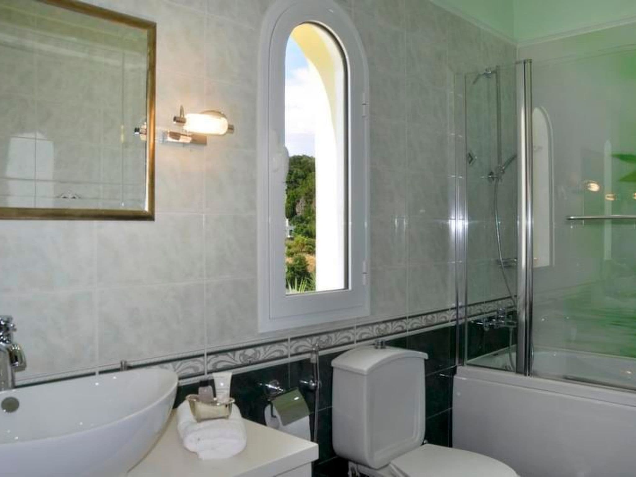 Gallery Image 20