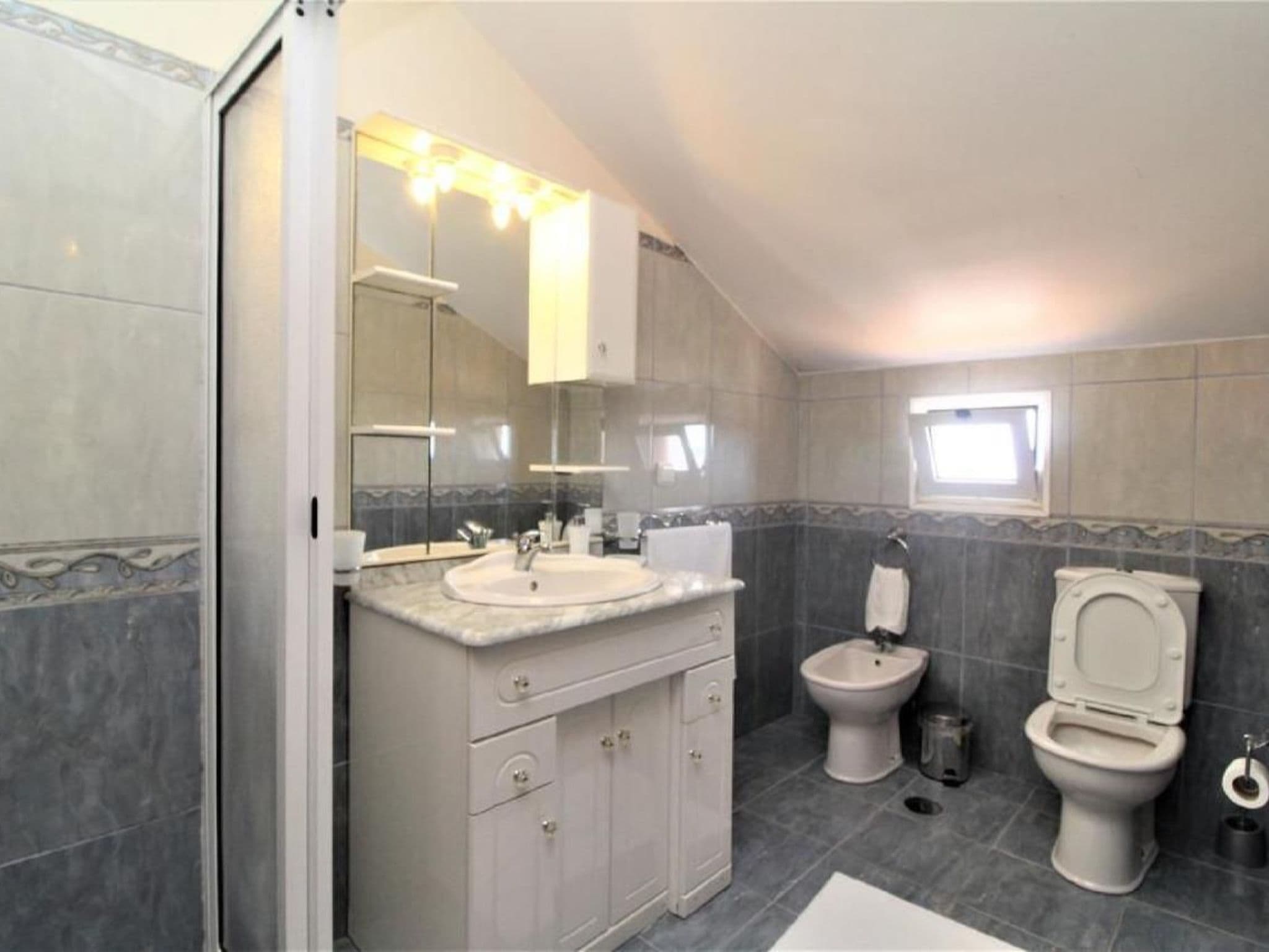 Gallery Image 16