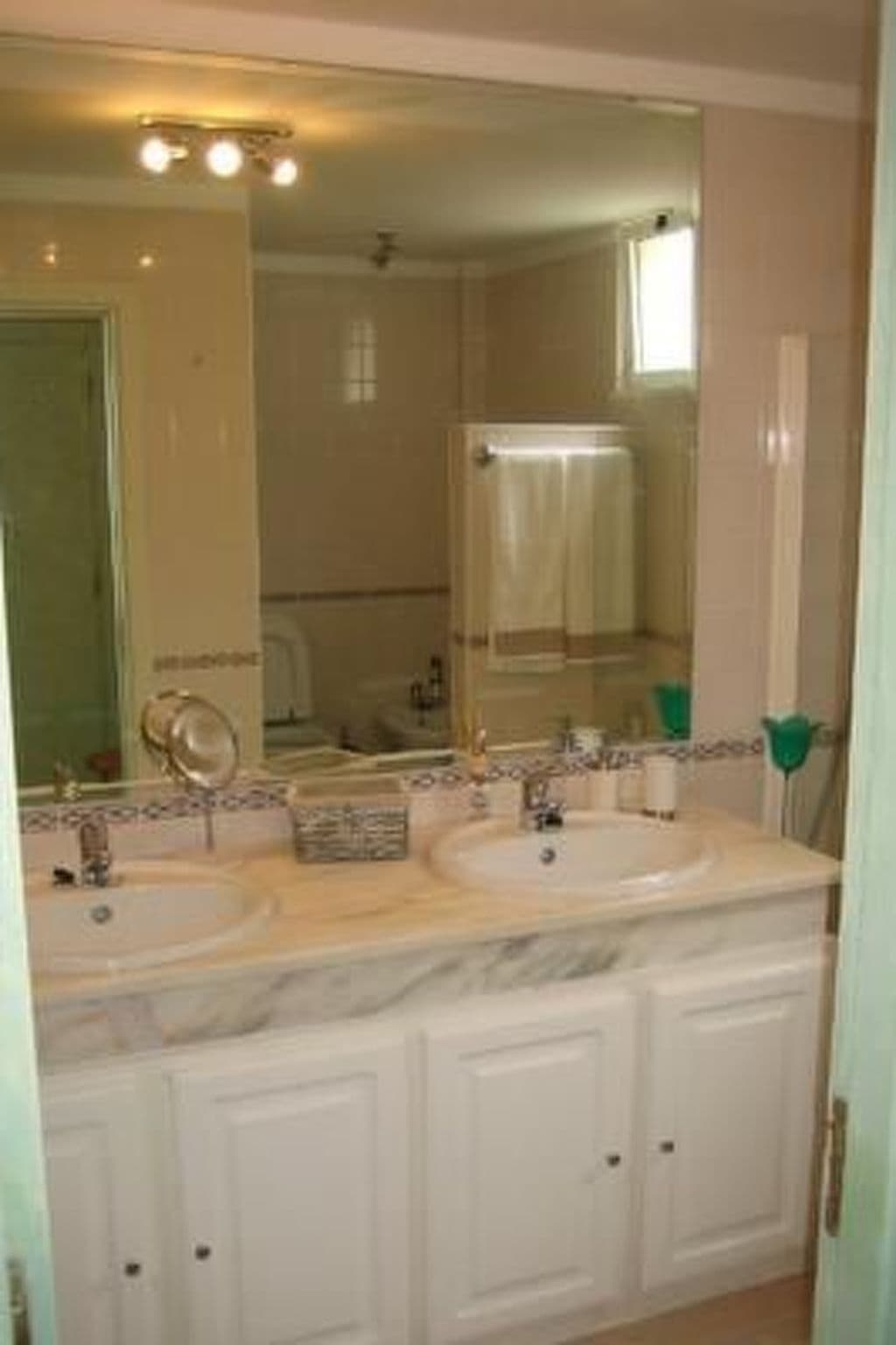 Gallery Image 15