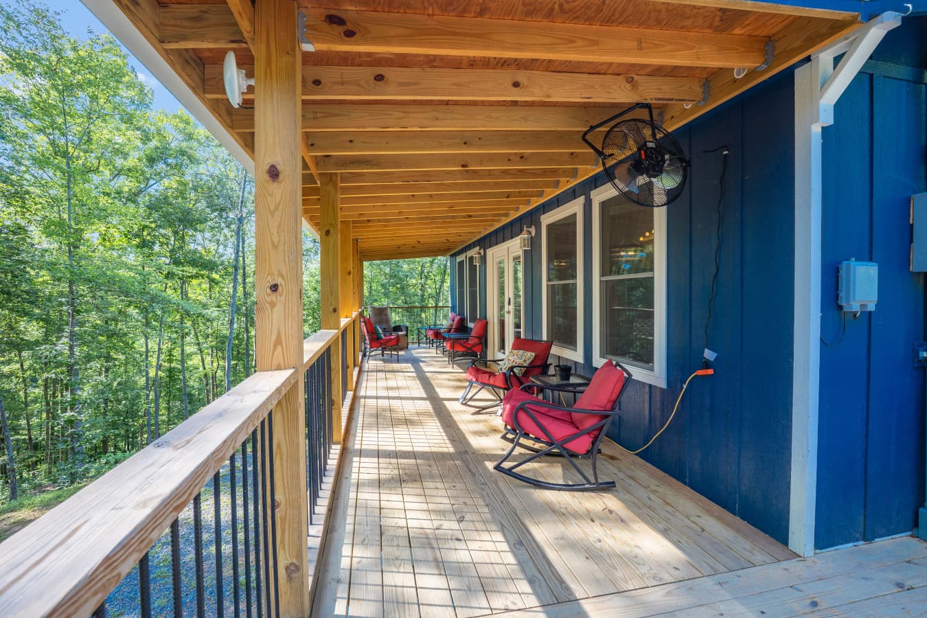 Lakefront Private dock firepit-4+ BR