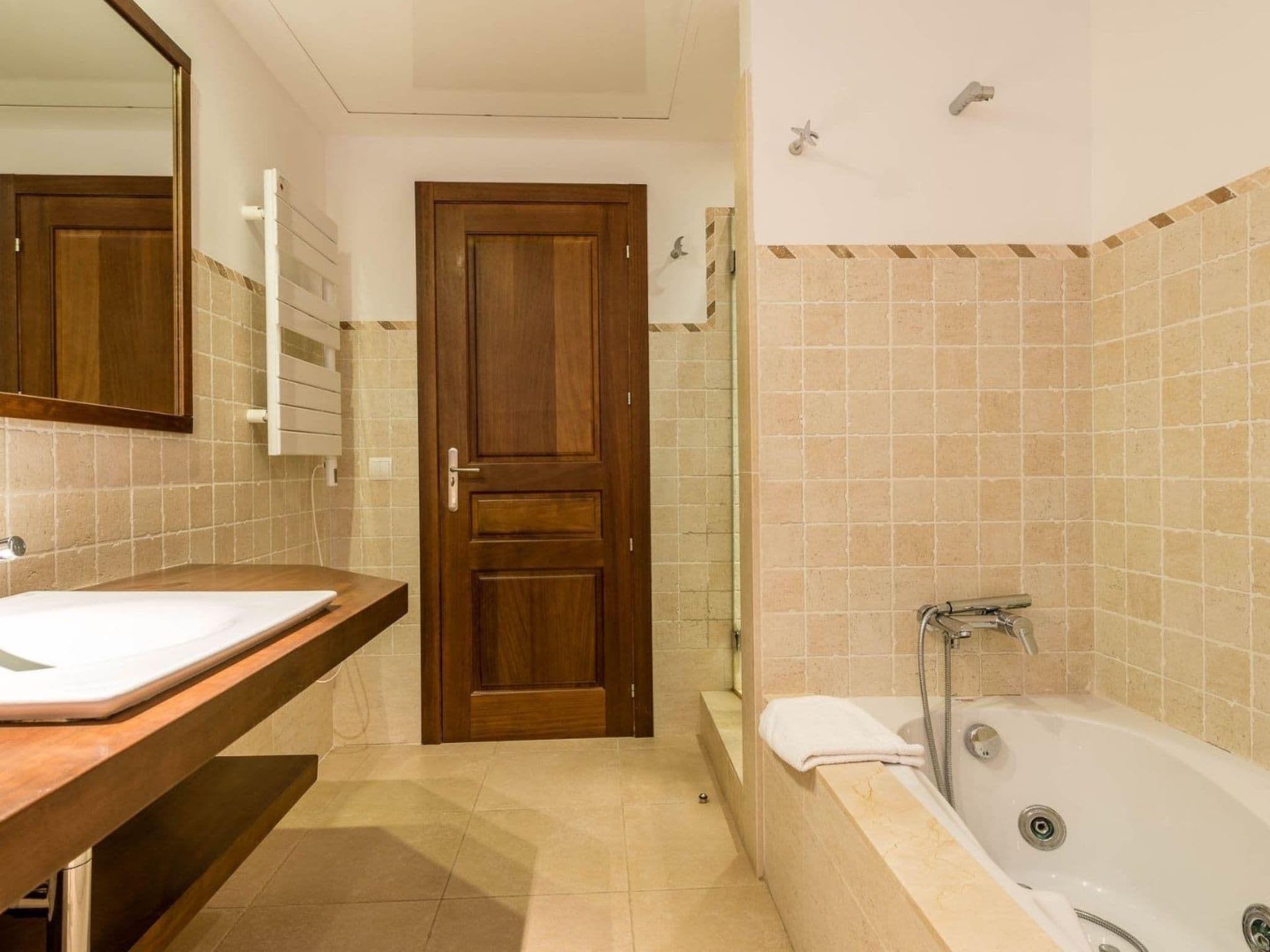 Gallery Image 13