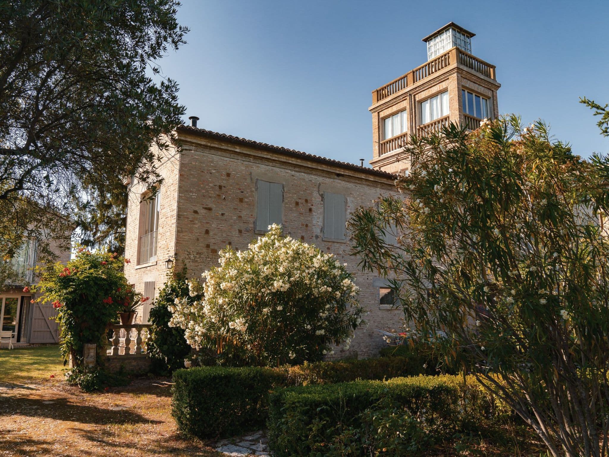 Gallery Image 16