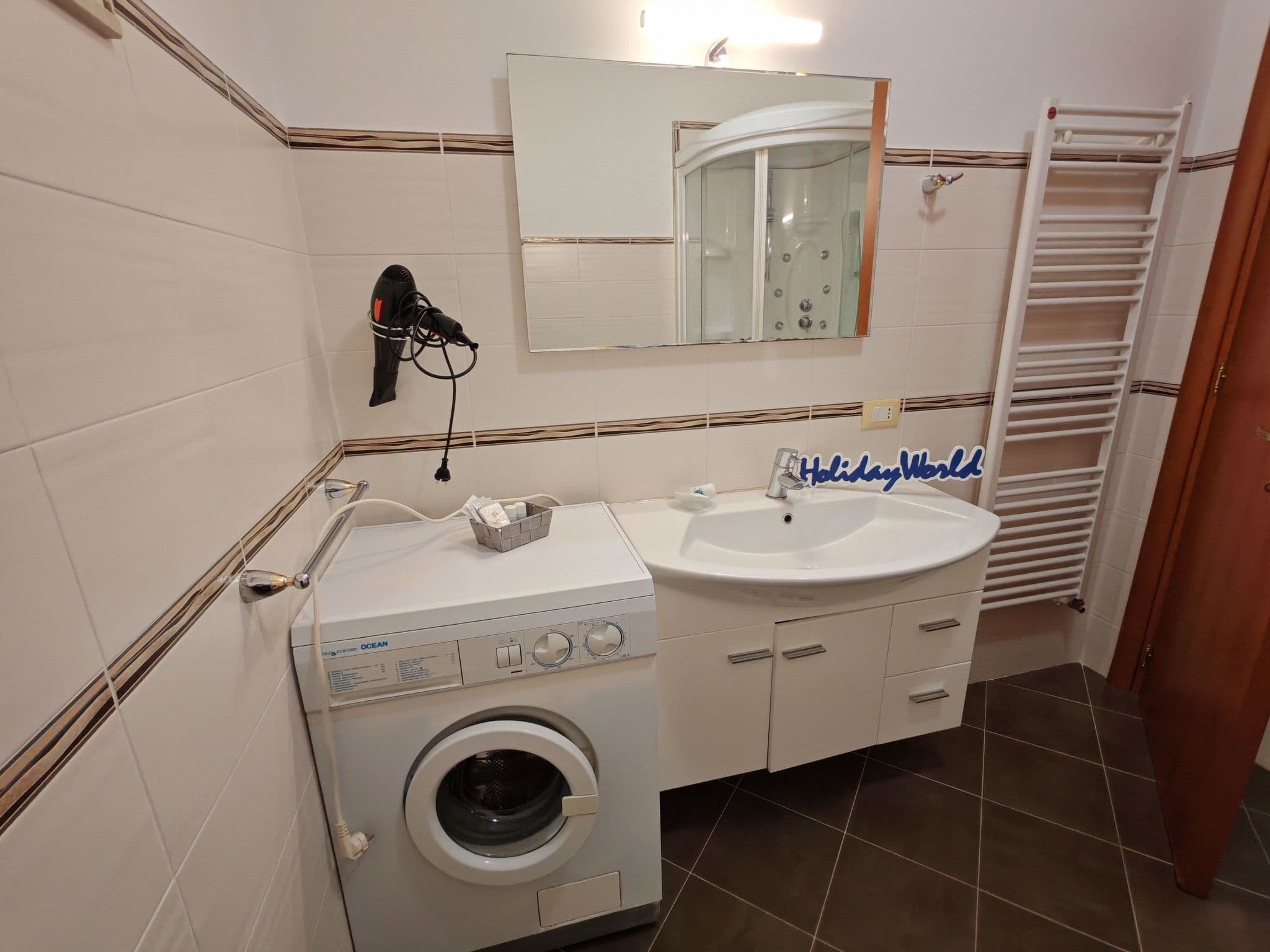 Gallery Image 15