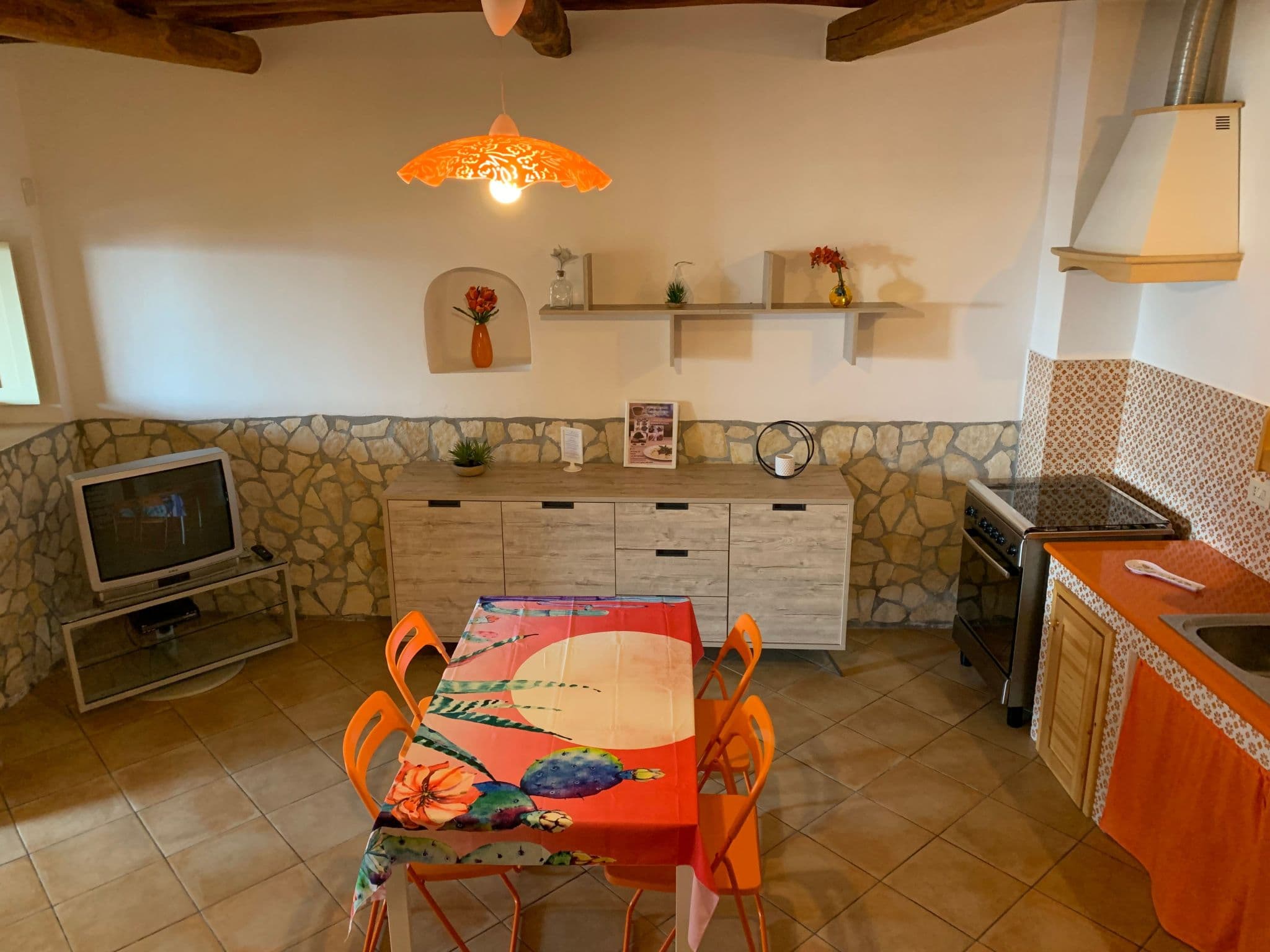 Kitchen / Dining Room
