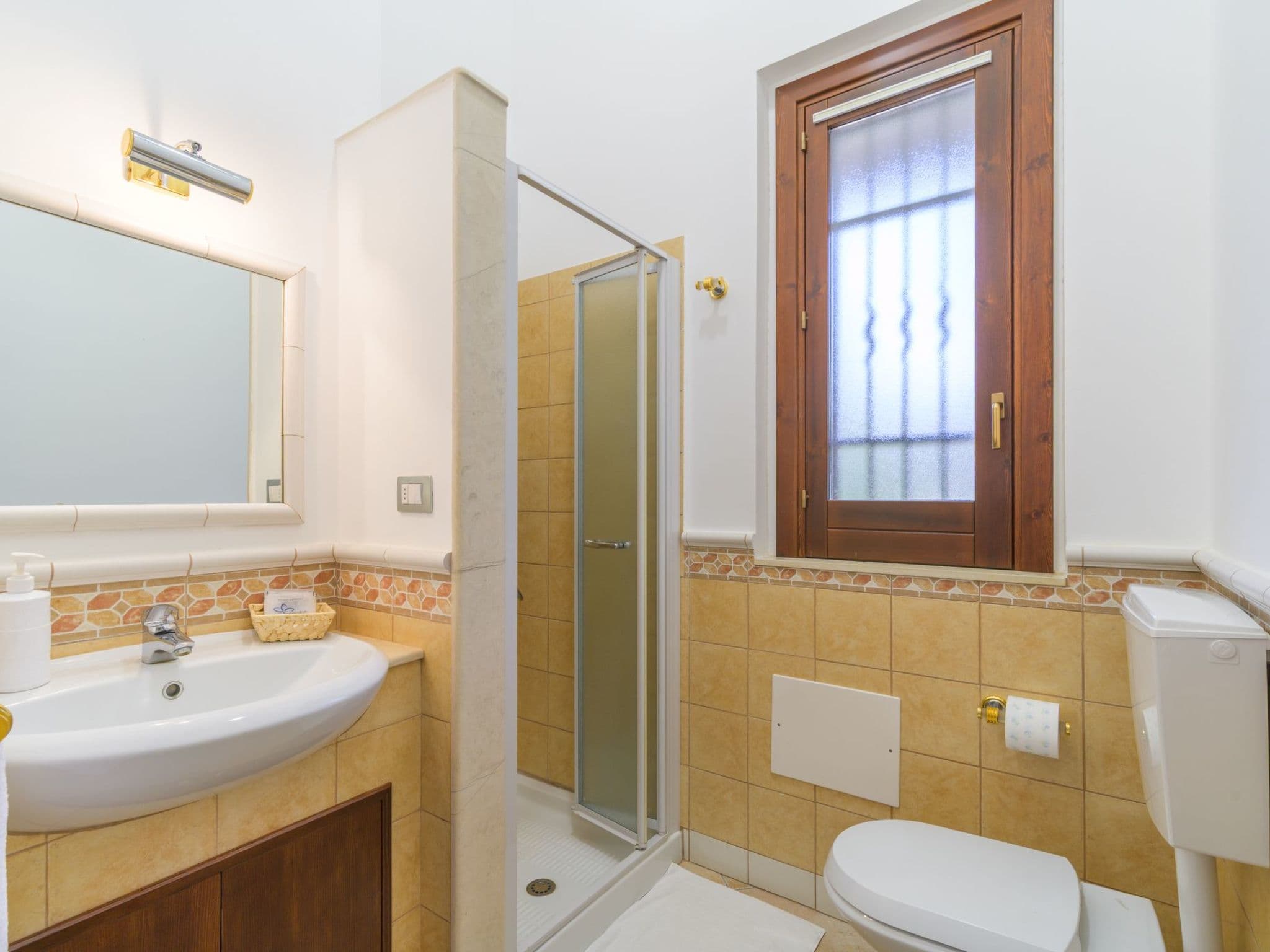 Gallery Image 13