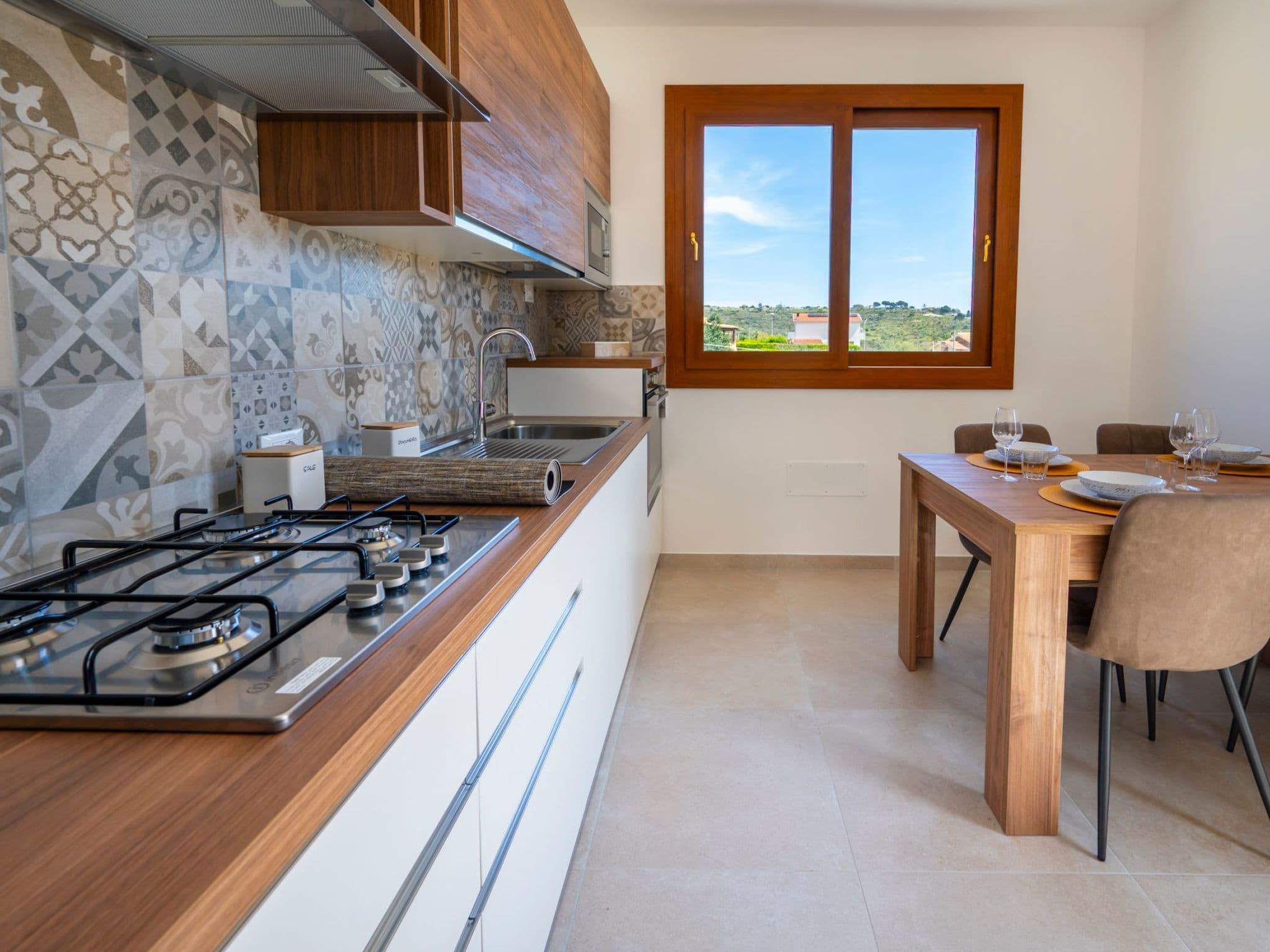 Kitchen / Dining Room