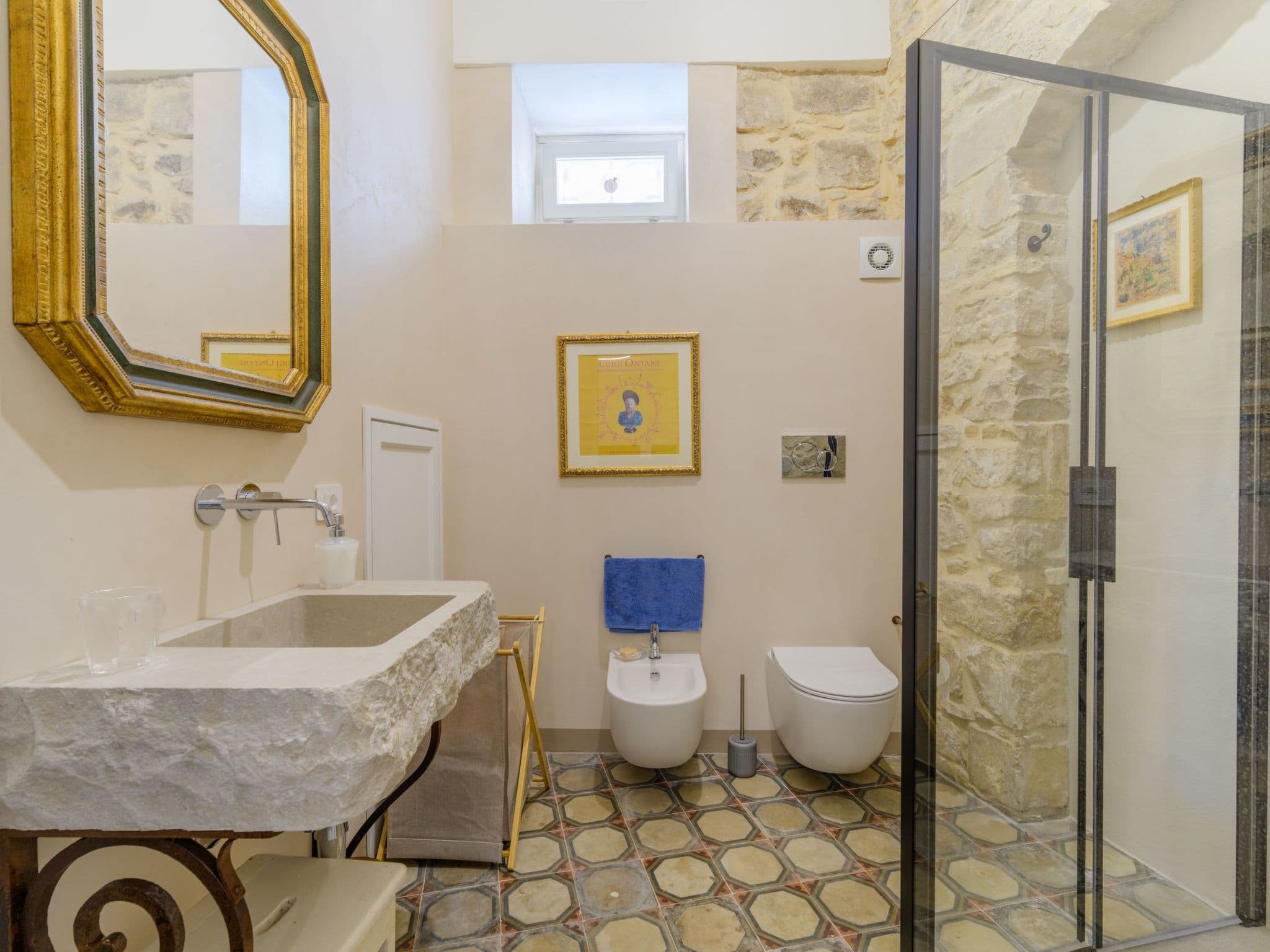 Bathroom / Wellness