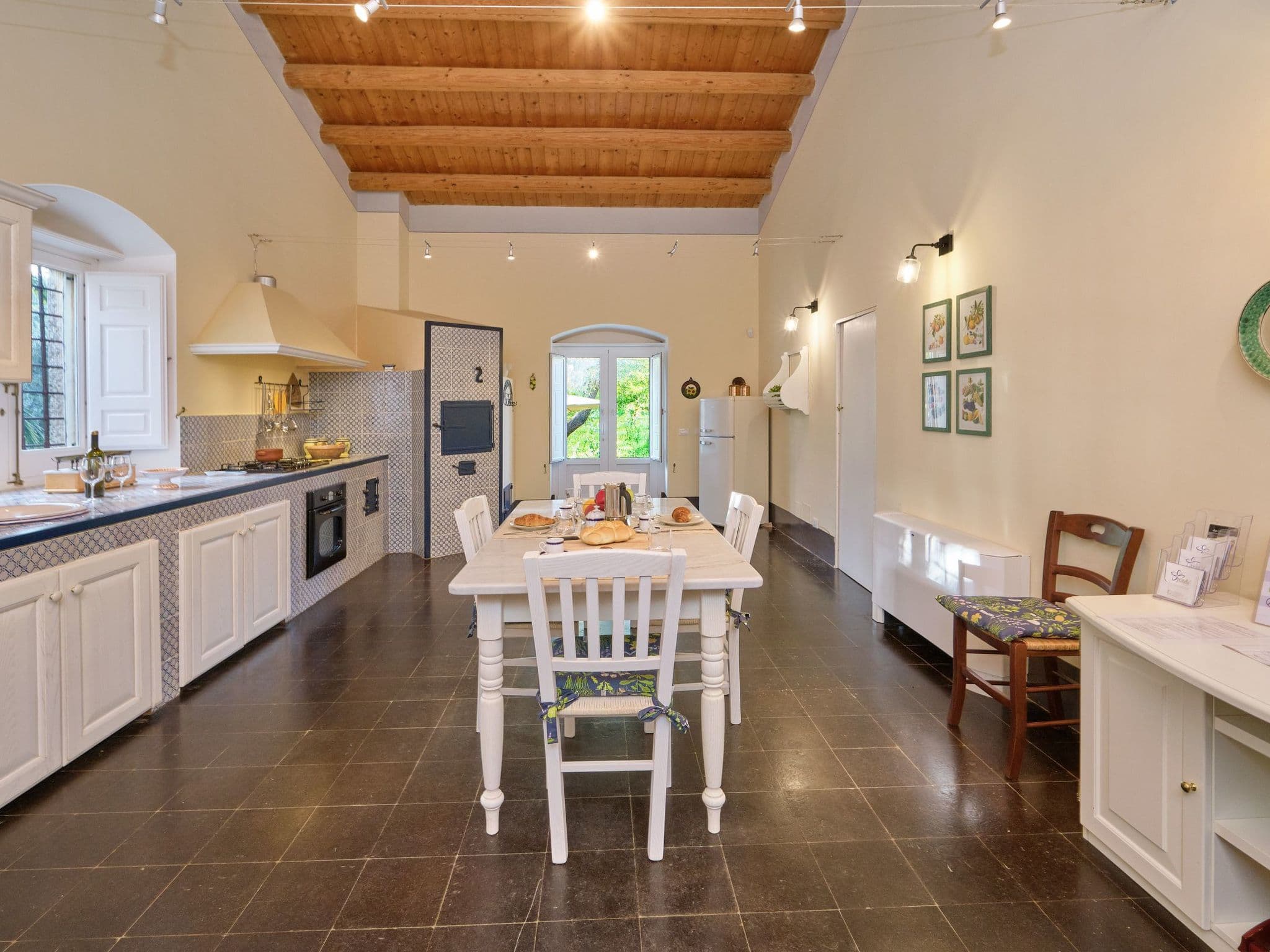 Gallery Image 12