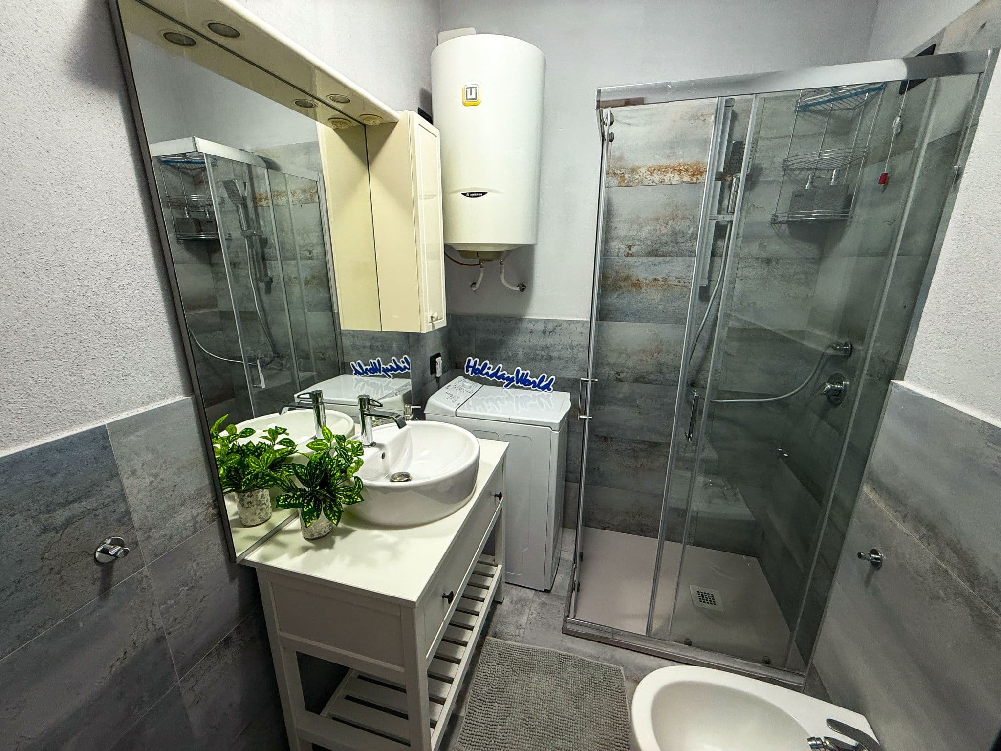 Bathroom / Wellness