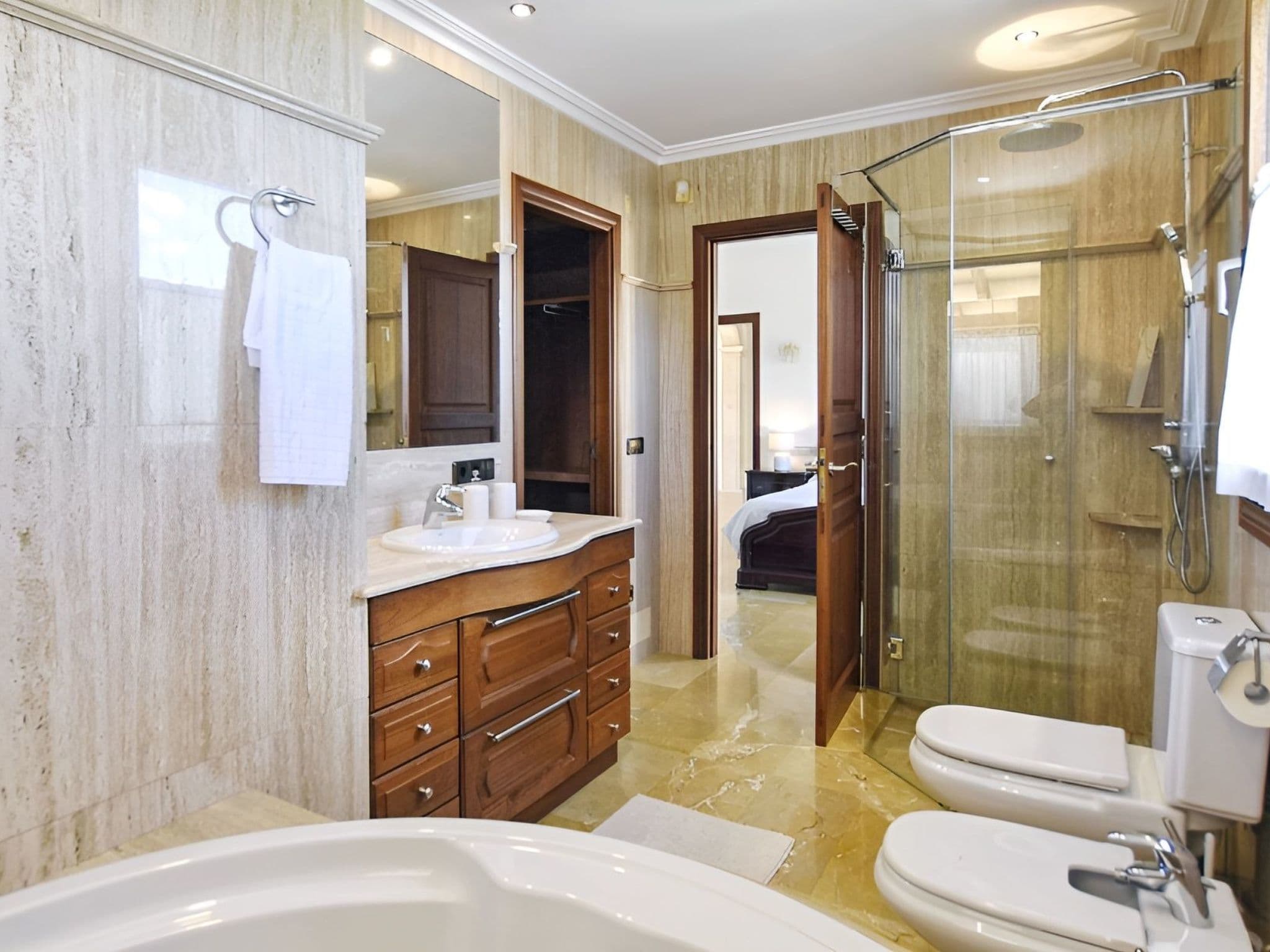 Bathroom / Wellness