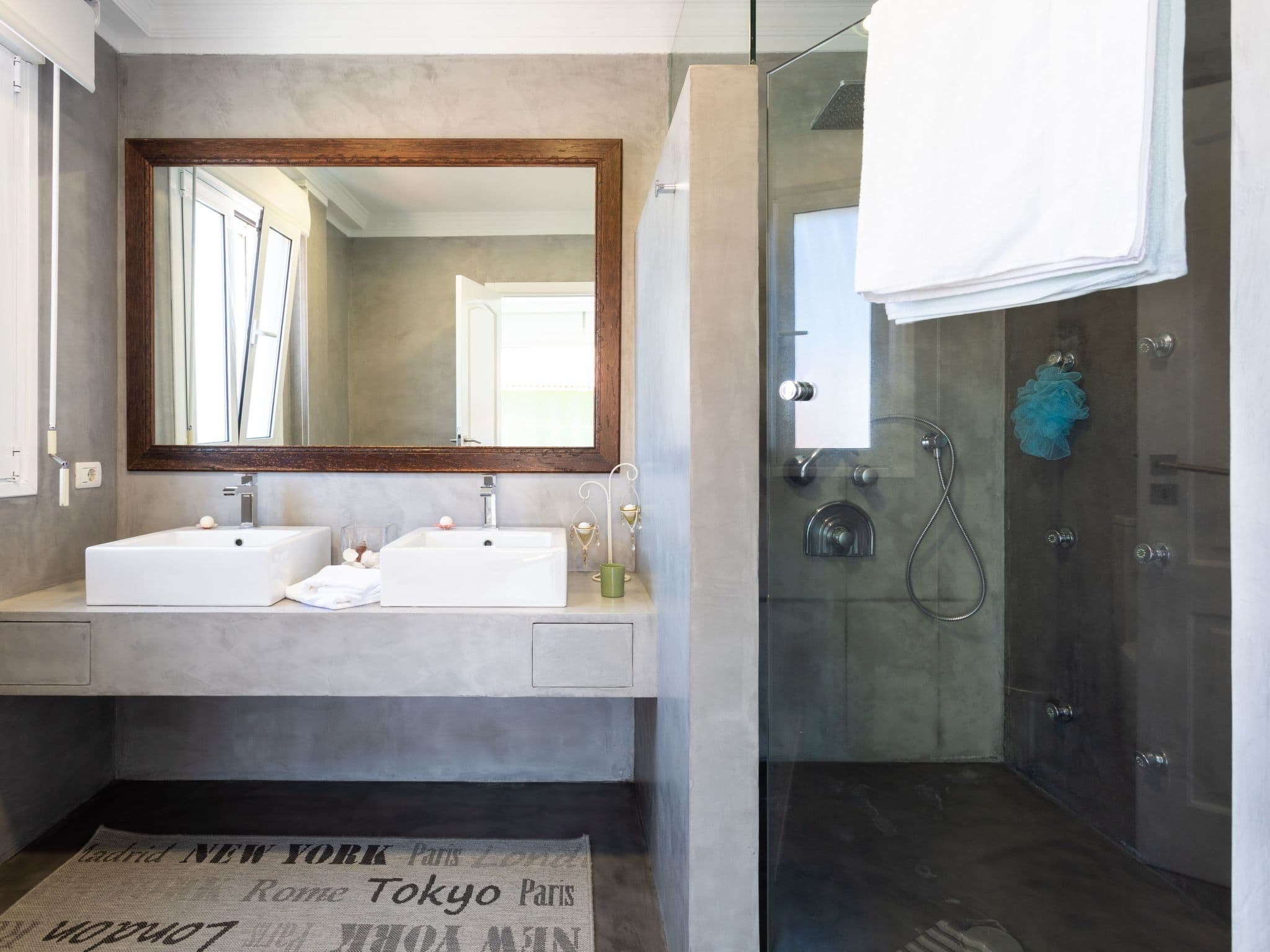 Bathroom / Wellness