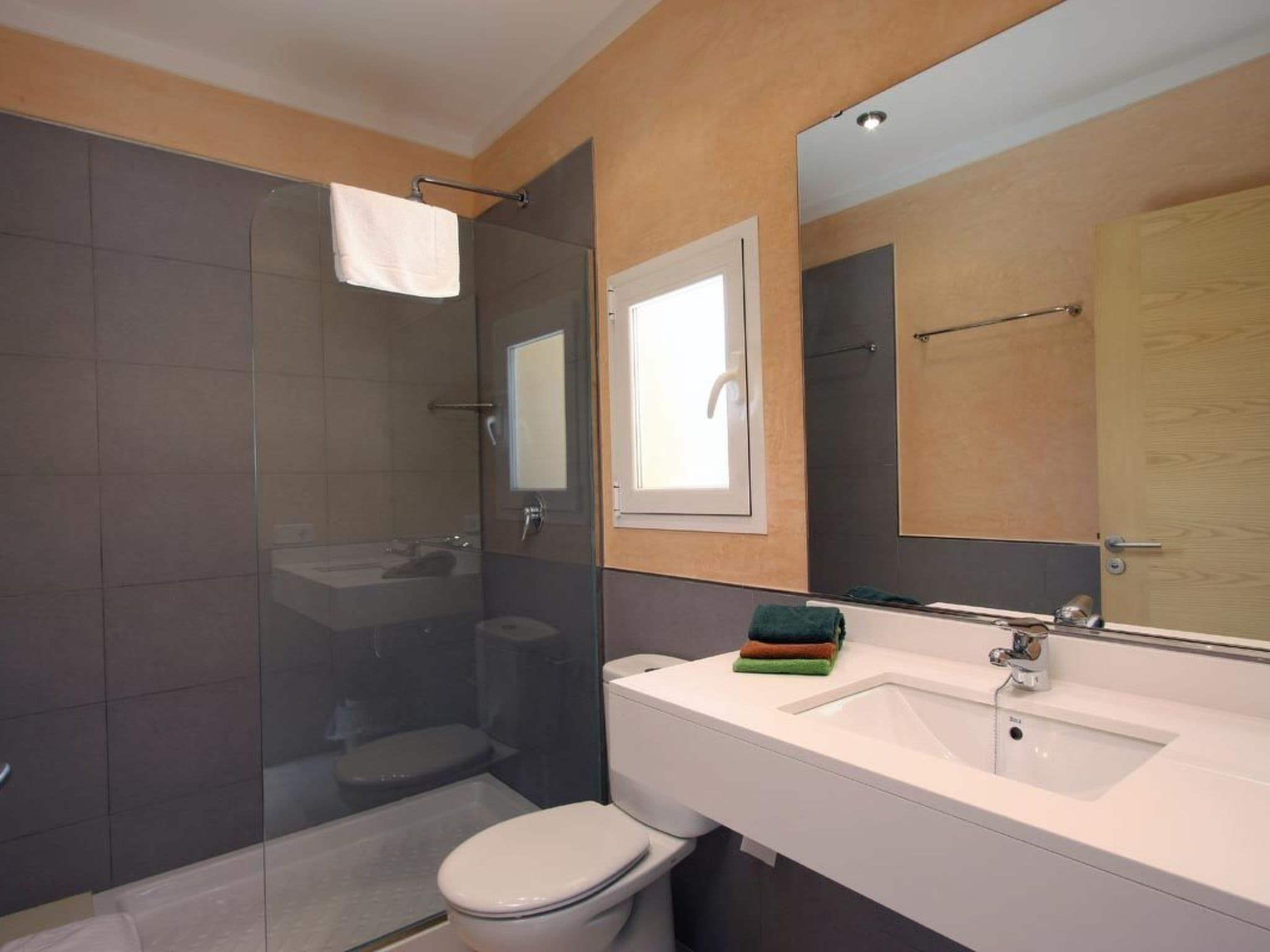 Gallery Image 15