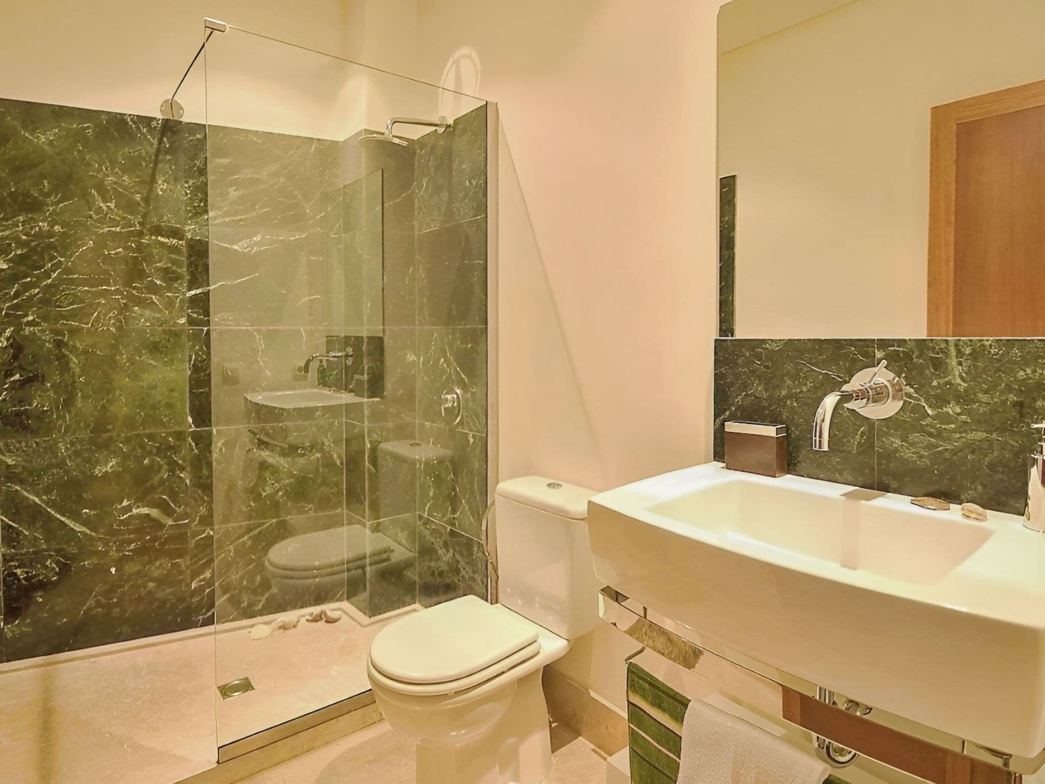 Bathroom / Wellness
