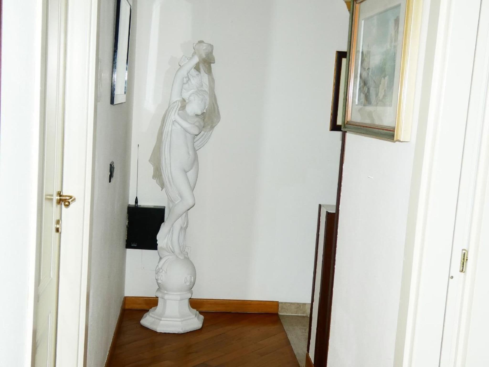 Gallery Image 28