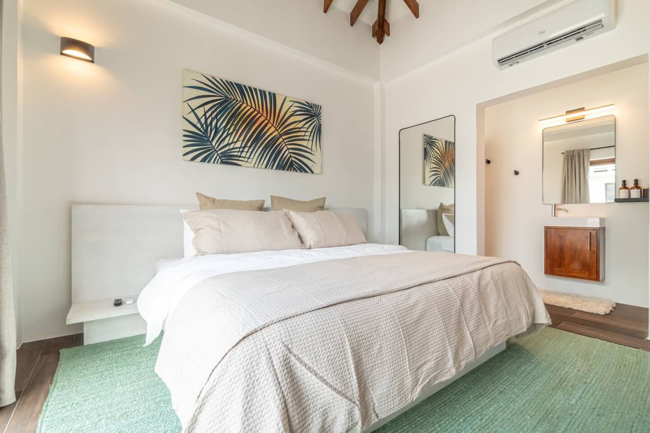 King bed at Casita