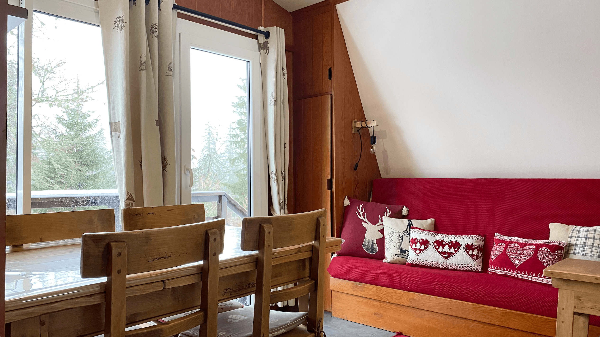 Location à Prémanon vue sur la foret, dans une petite copropriété calme.