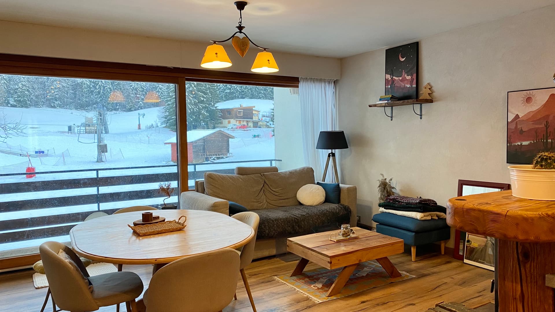 Au pied des pistes balcon avec vue et poêle à bois