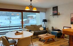 Au pied des pistes balcon avec vue et poêle à bois