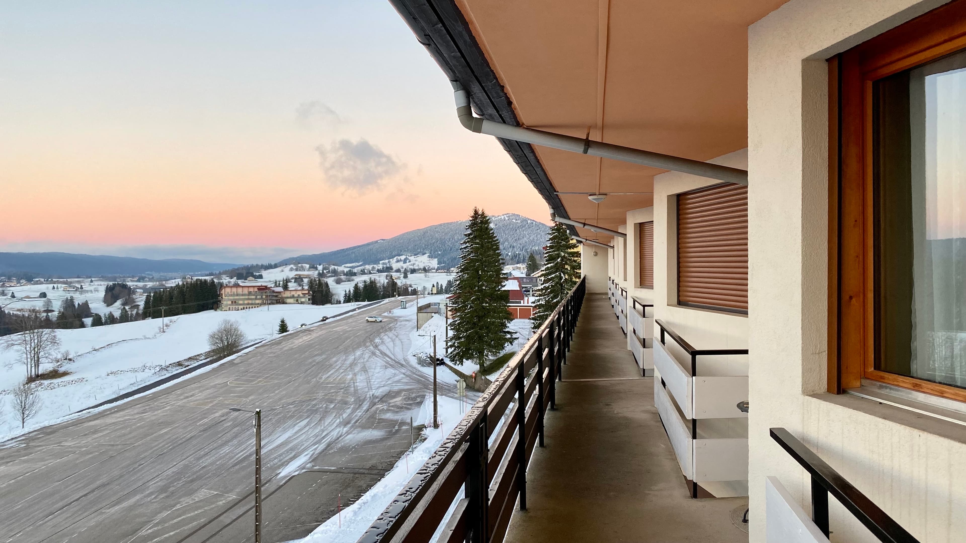 Vue extérieur de cette location aux Rousses.