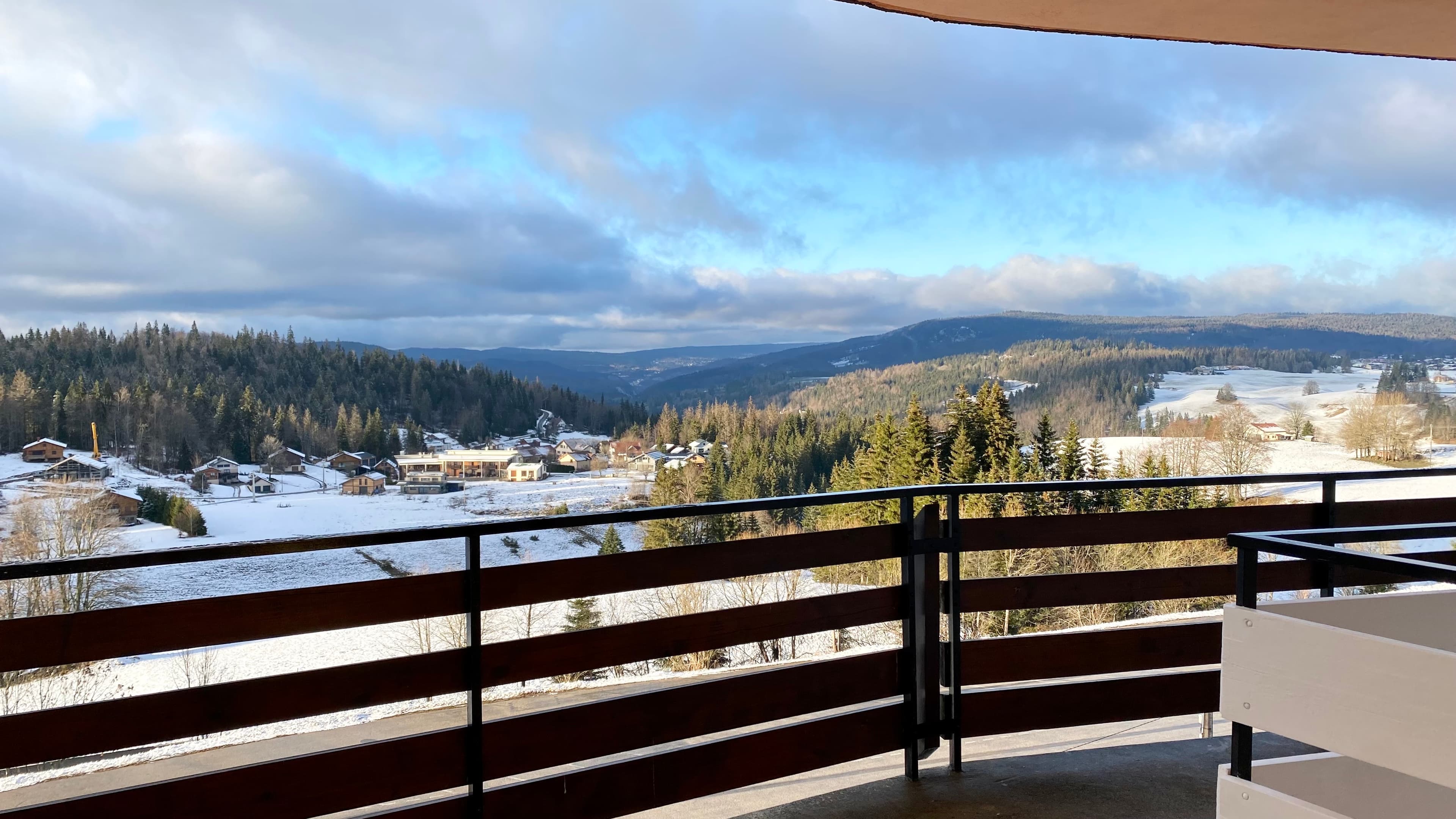 Vue extérieur de cette location aux Rousses.