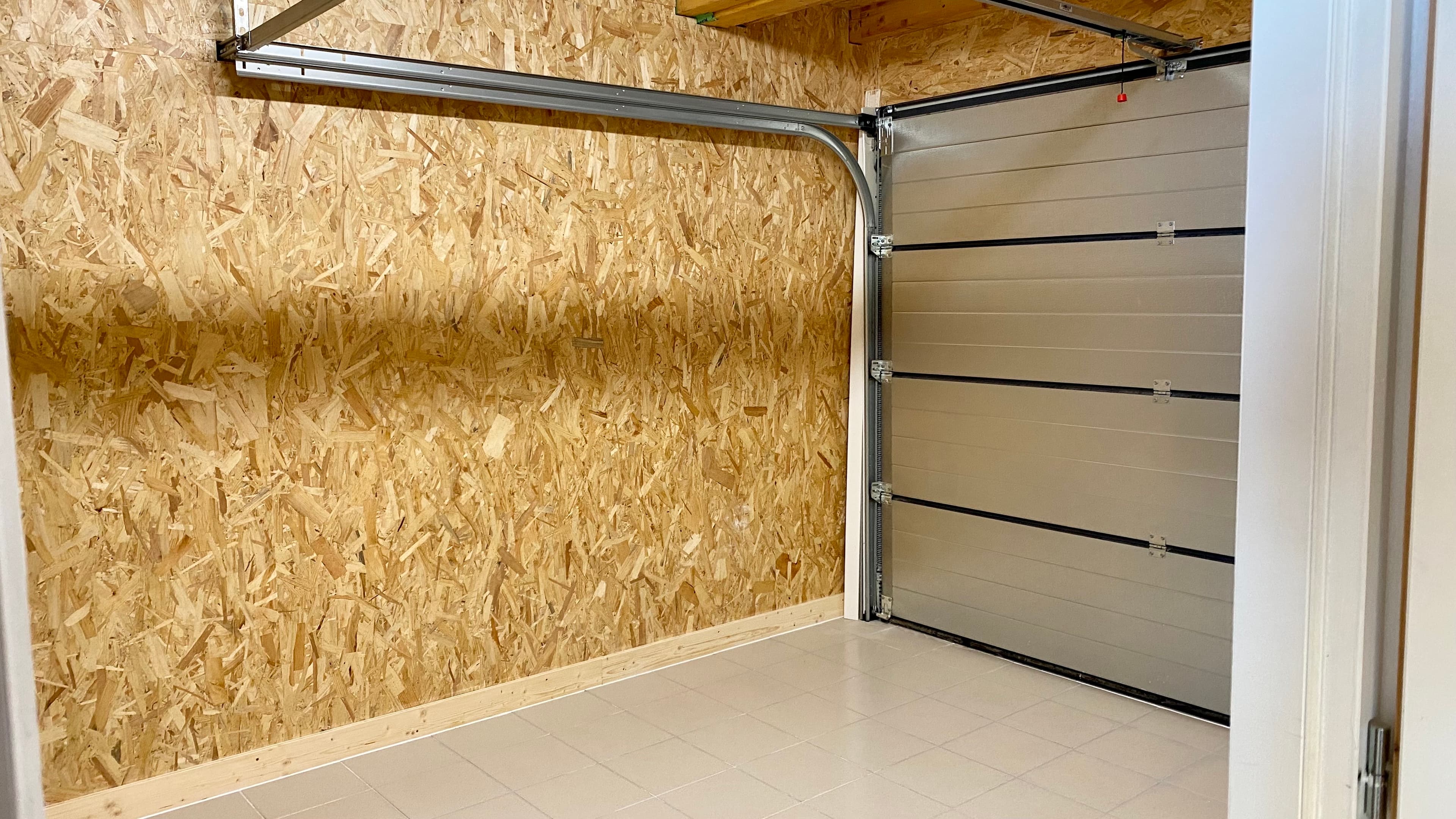 Logement avec garage fermé et accès intérieur
