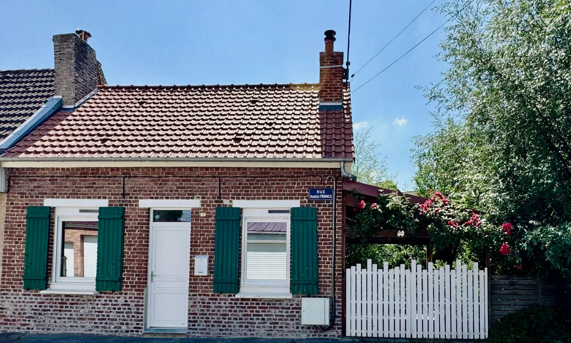 La maison d'Annie, paisible au bord de l'eau