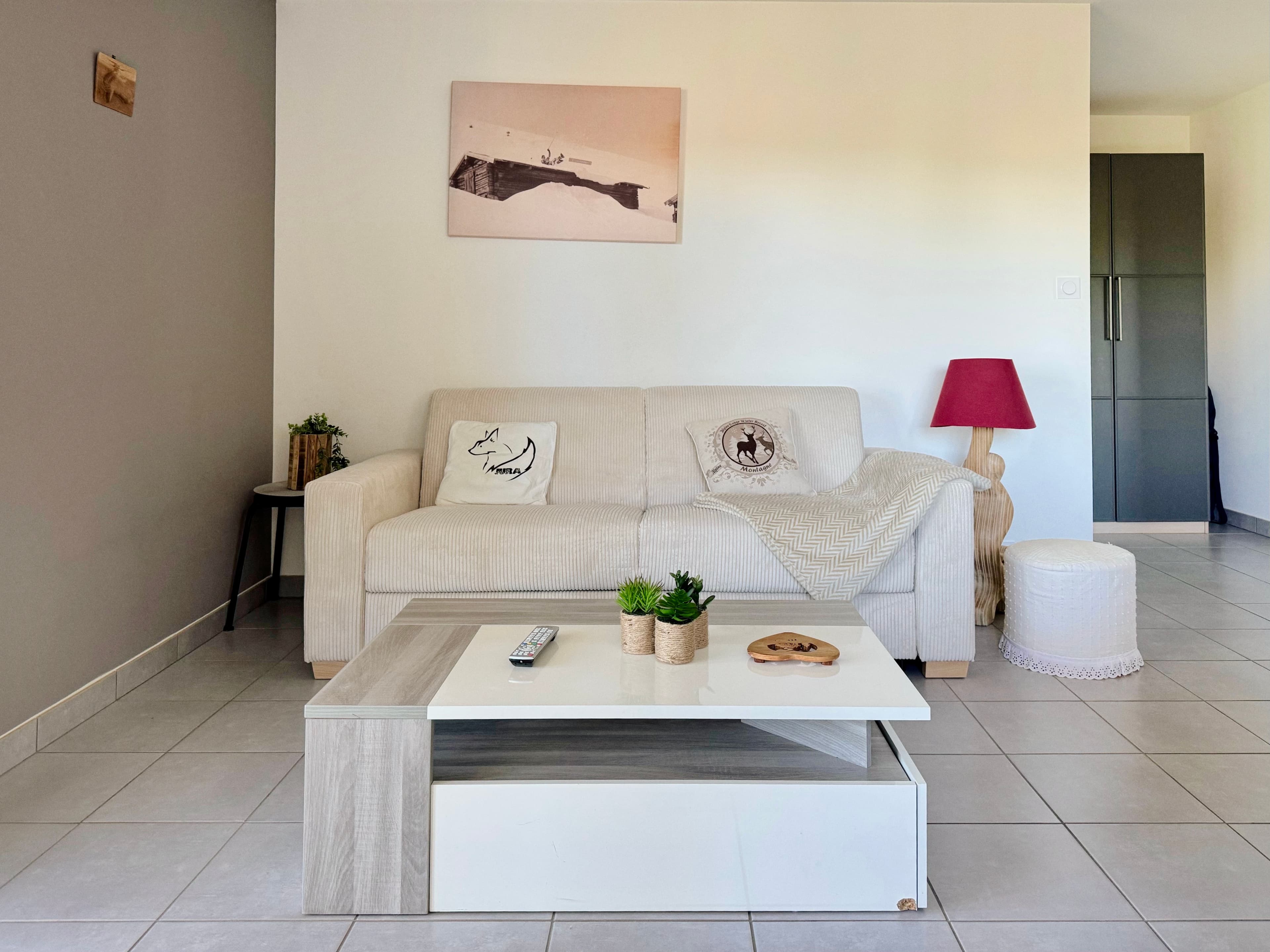 Salon confortable, canapé transformable en lit double 140x190