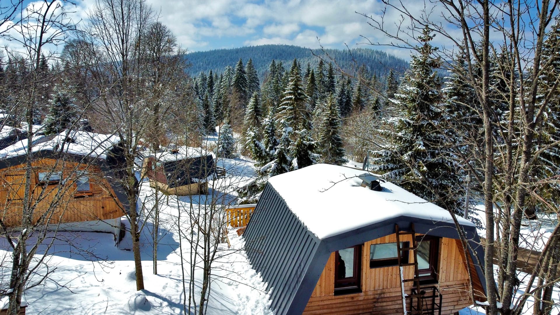 Chalet insolite et cocooning, poêle à bois et ski