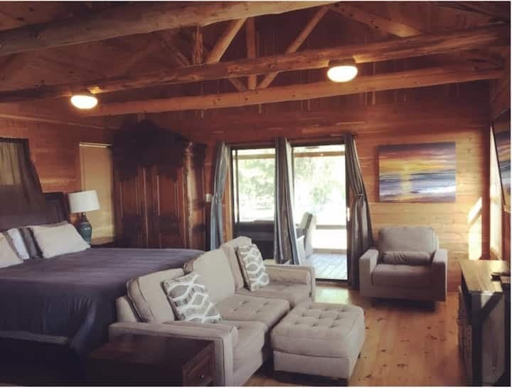 Come relax in comfort in our furnished cabins!