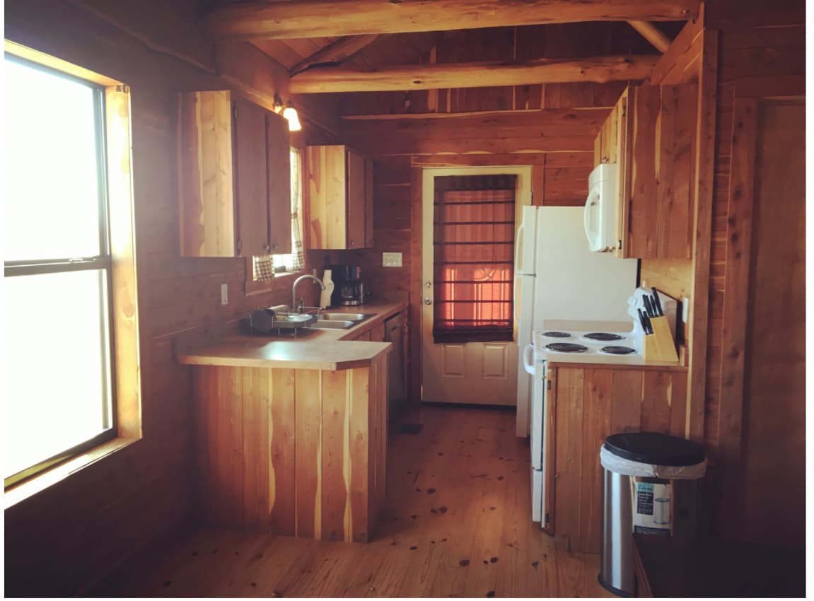 Full kitchen for use!