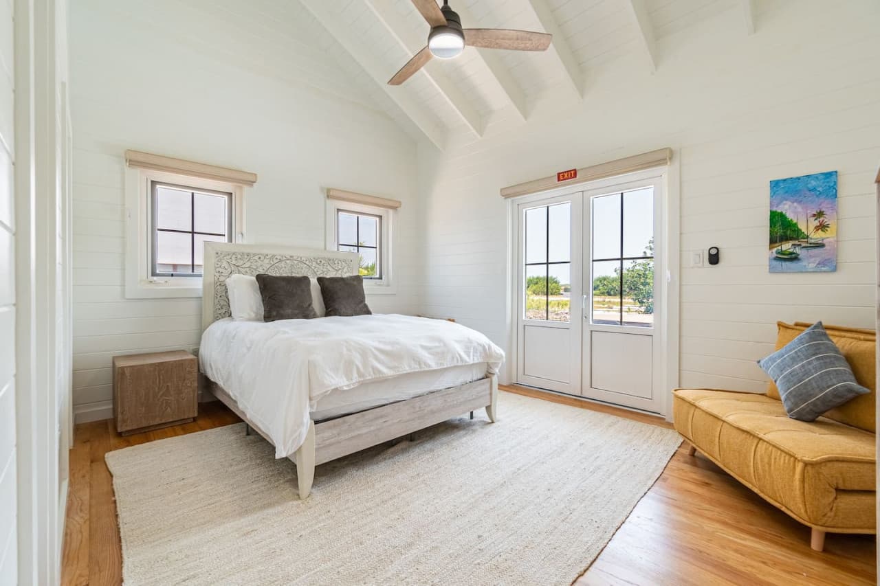 Guest bedroom