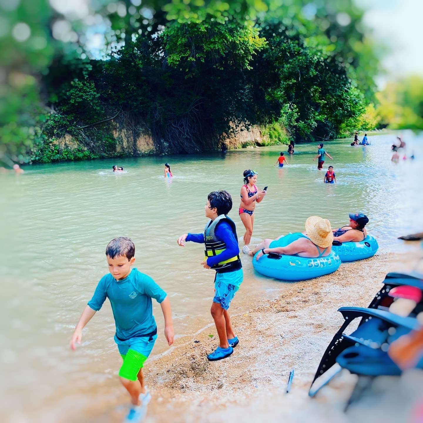 We're a family friendly site, with beachfront access to the river