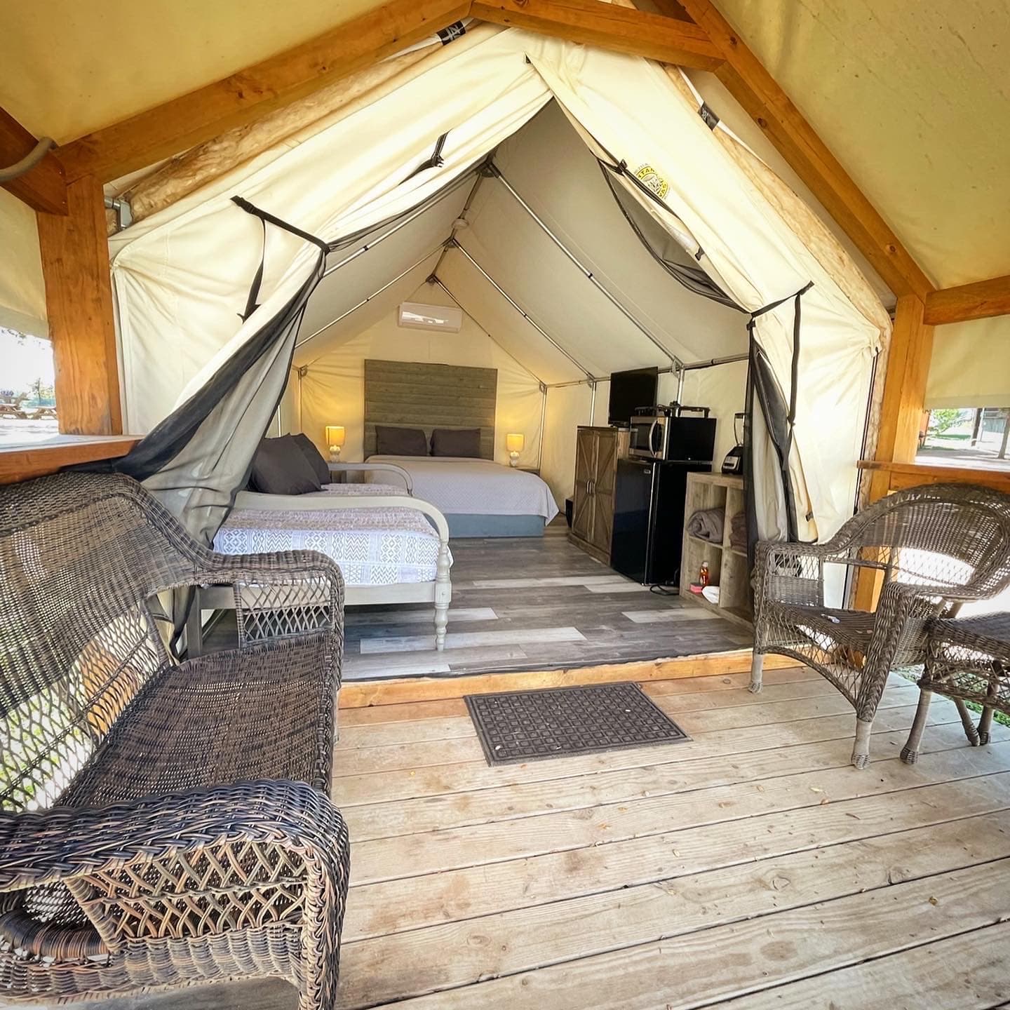 Hangout on the balcony with the tent open!