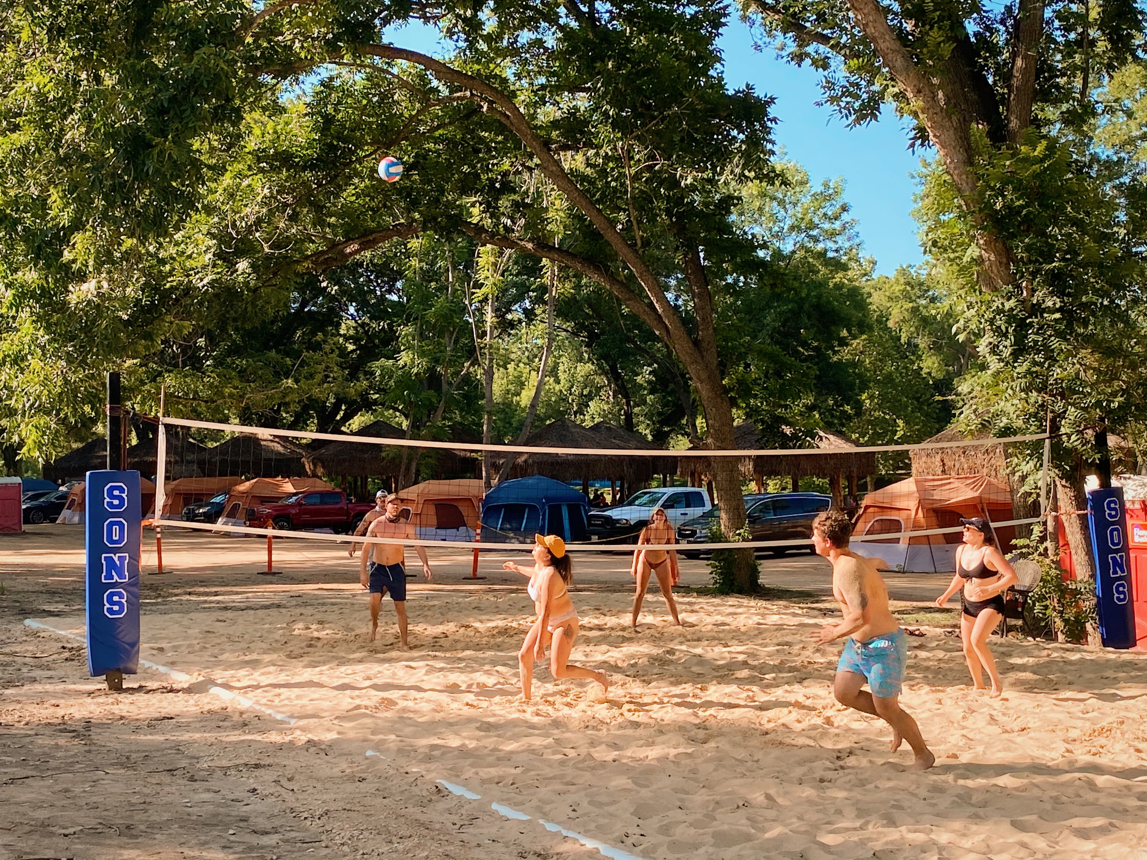 Sand volleyball at Son's