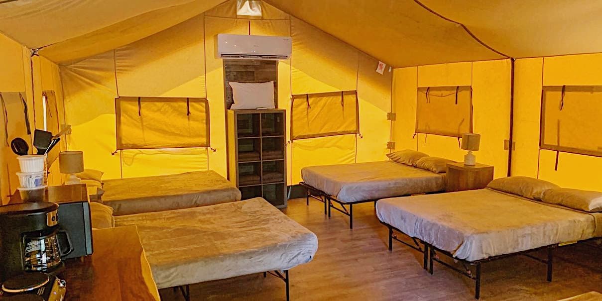 Comes with 4 full beds and 1 twin bed