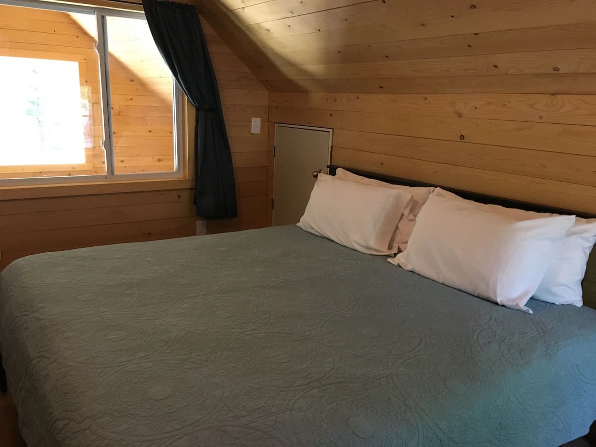 Master Suite King Bed