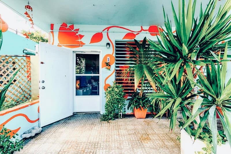 Charming Artsy Beach Apartment