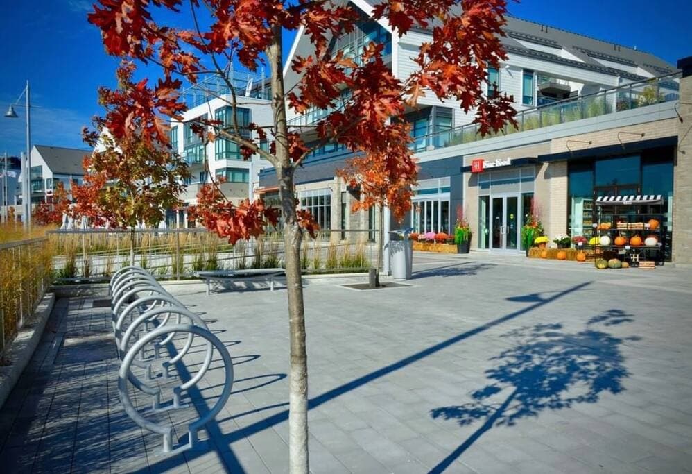 Fine food grocery store on a fall day