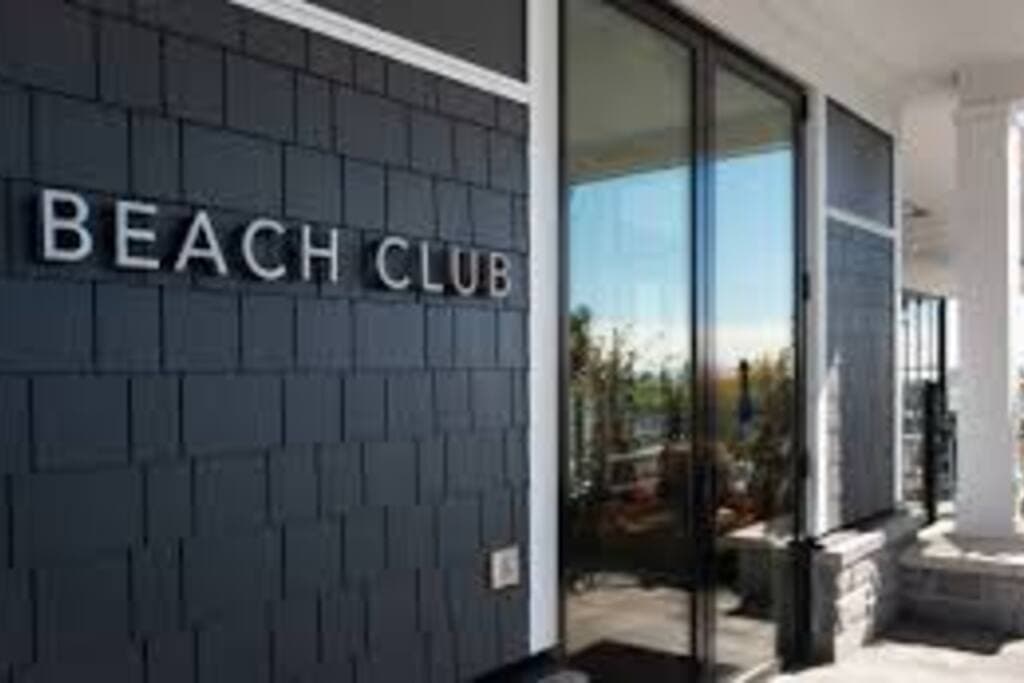 Beach Club Lunch and Dinner Menu, with spectacular views of Lake Simcoe