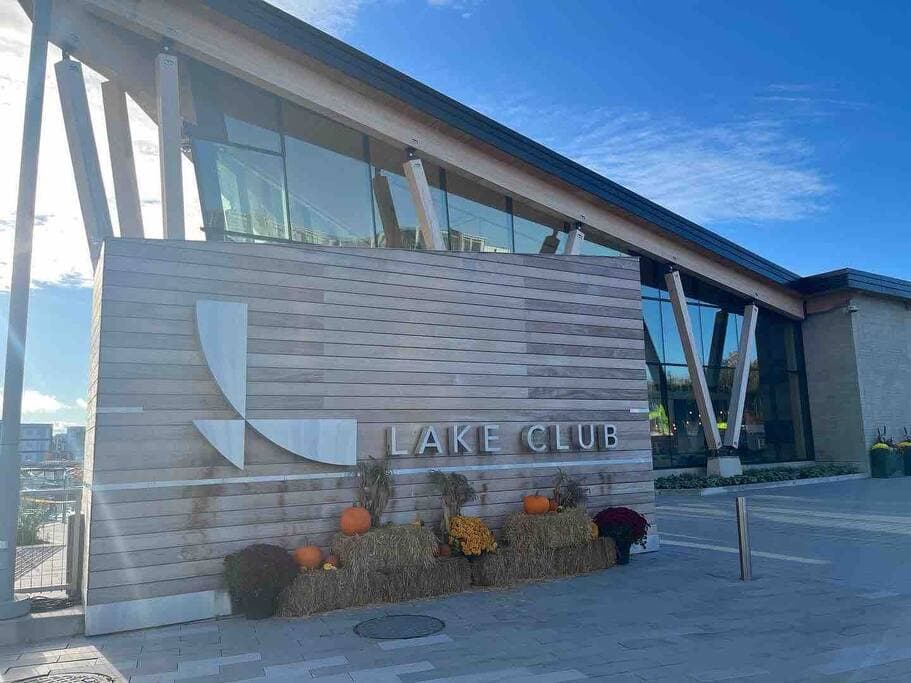 Lakeclub during harvest season